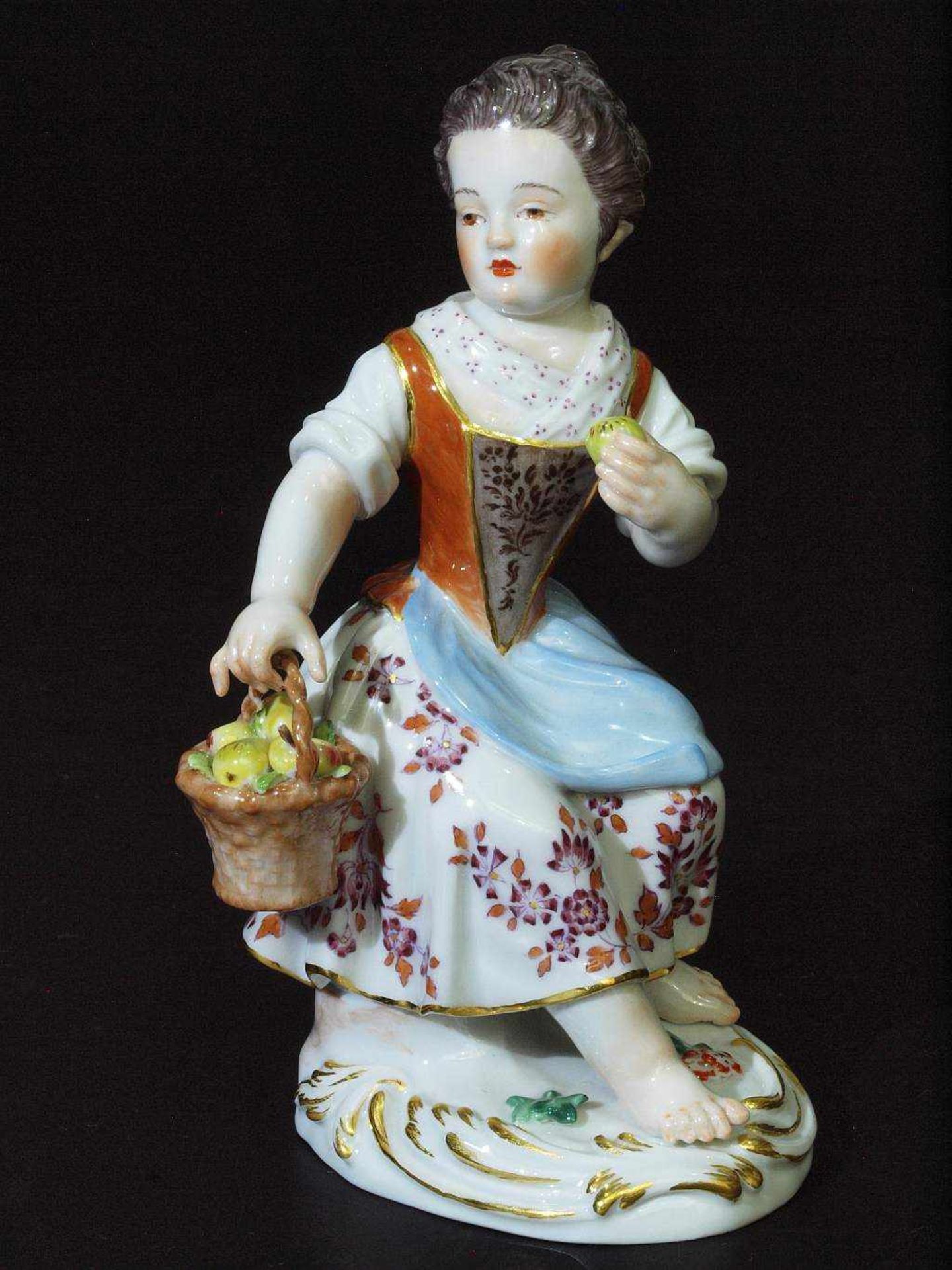 Gärtnermädchen mit Obstkorb. MEISSEN. Gärtnermädchen mit Obstkorb. MEISSEN nach 1945, 1. Wahl. - Bild 2 aus 5