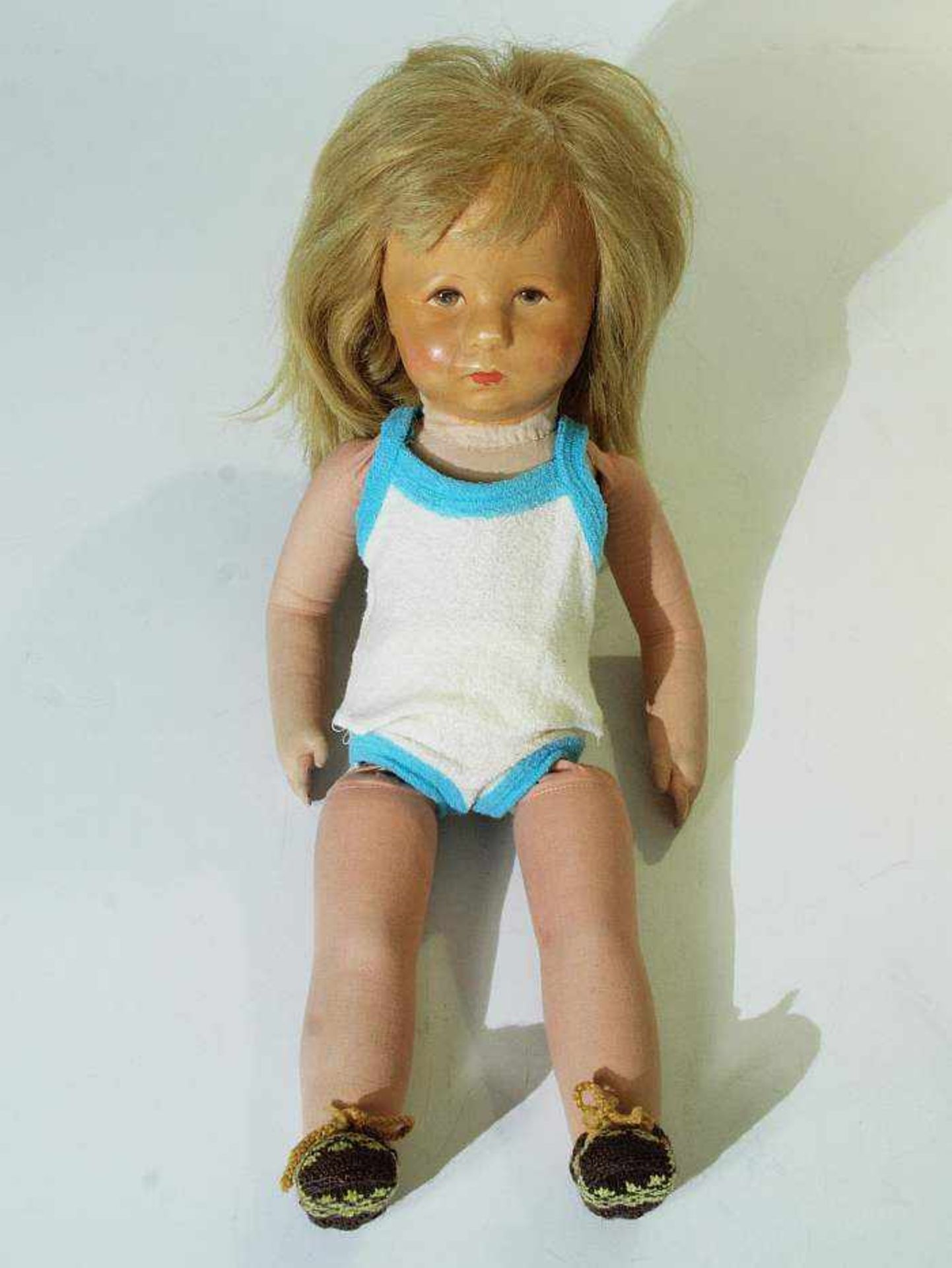 Käthe- Kruse -Puppe, wohl um 1950. Käthe- Kruse-Puppe, wohl um 1950. Mädchen mit blonden Haaren,