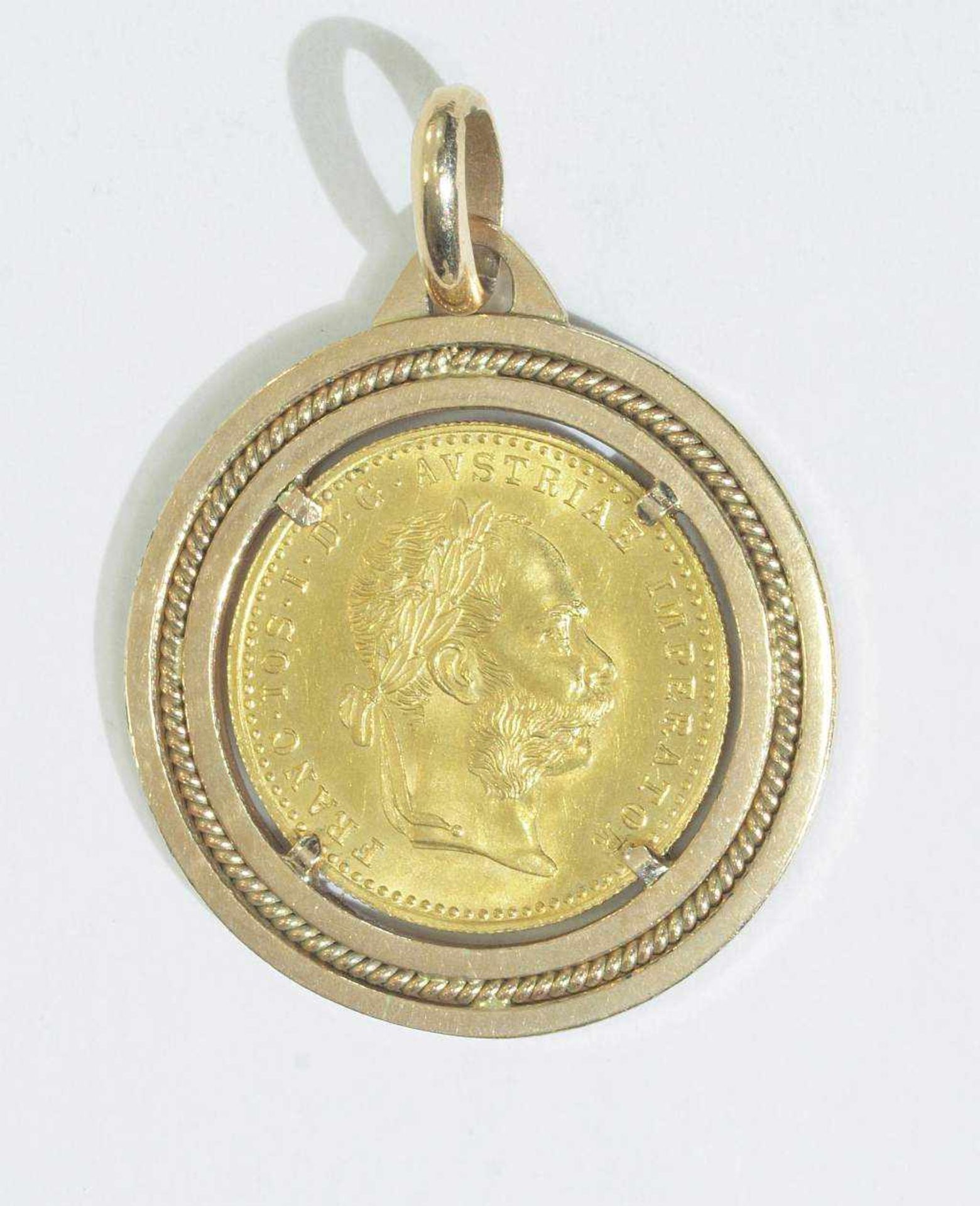 Gefaßte Goldmünze. Gefaßte Goldmünze. Fassung 585er Gelbgold, Münze Dukat (986er Gelbgold, - Bild 2 aus 4