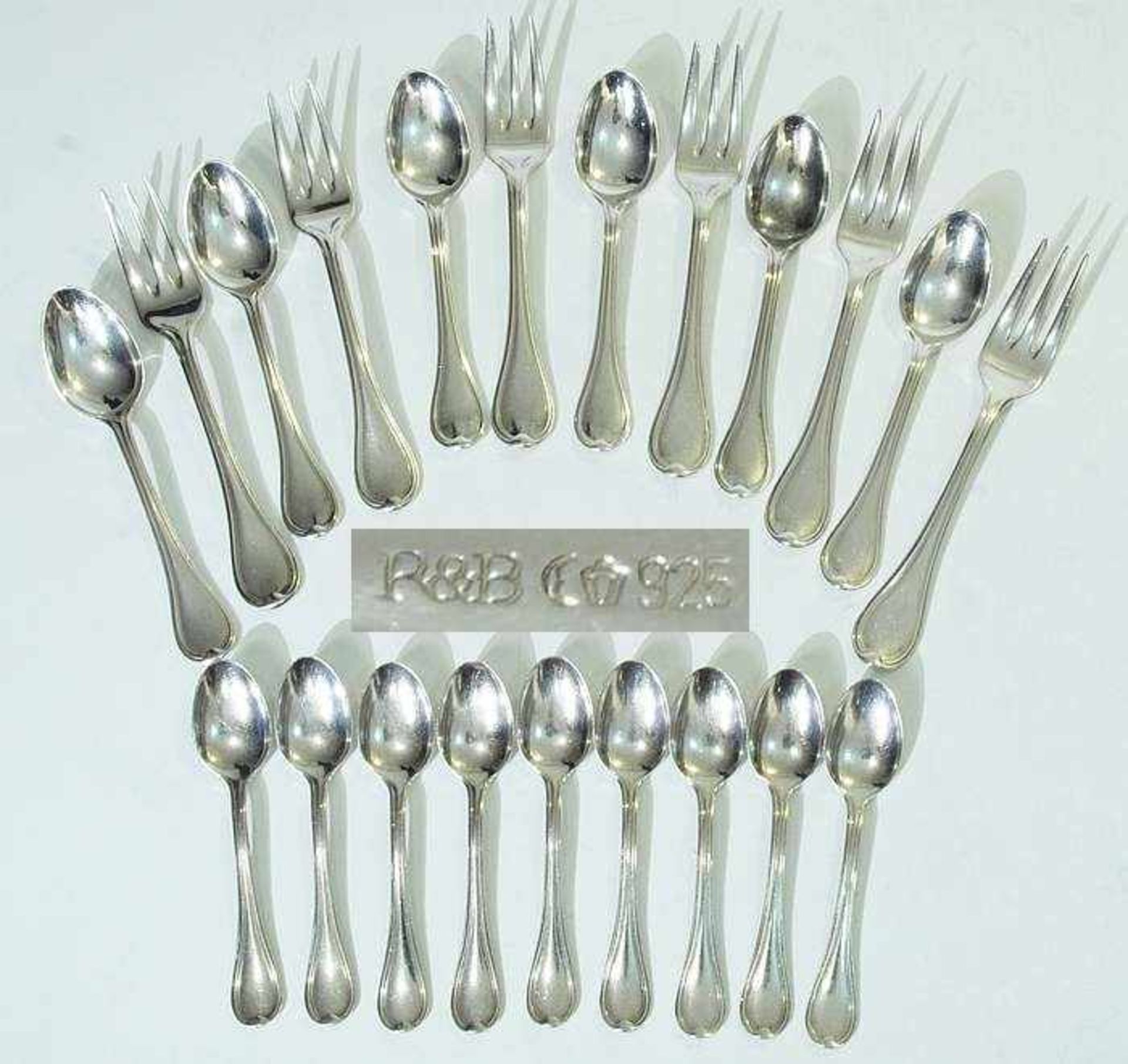 Robbe & Berking Robbe & Berking. 925er Sterlingsilber. Dekor "Classic Faden". Bestehend aus 6er Satz