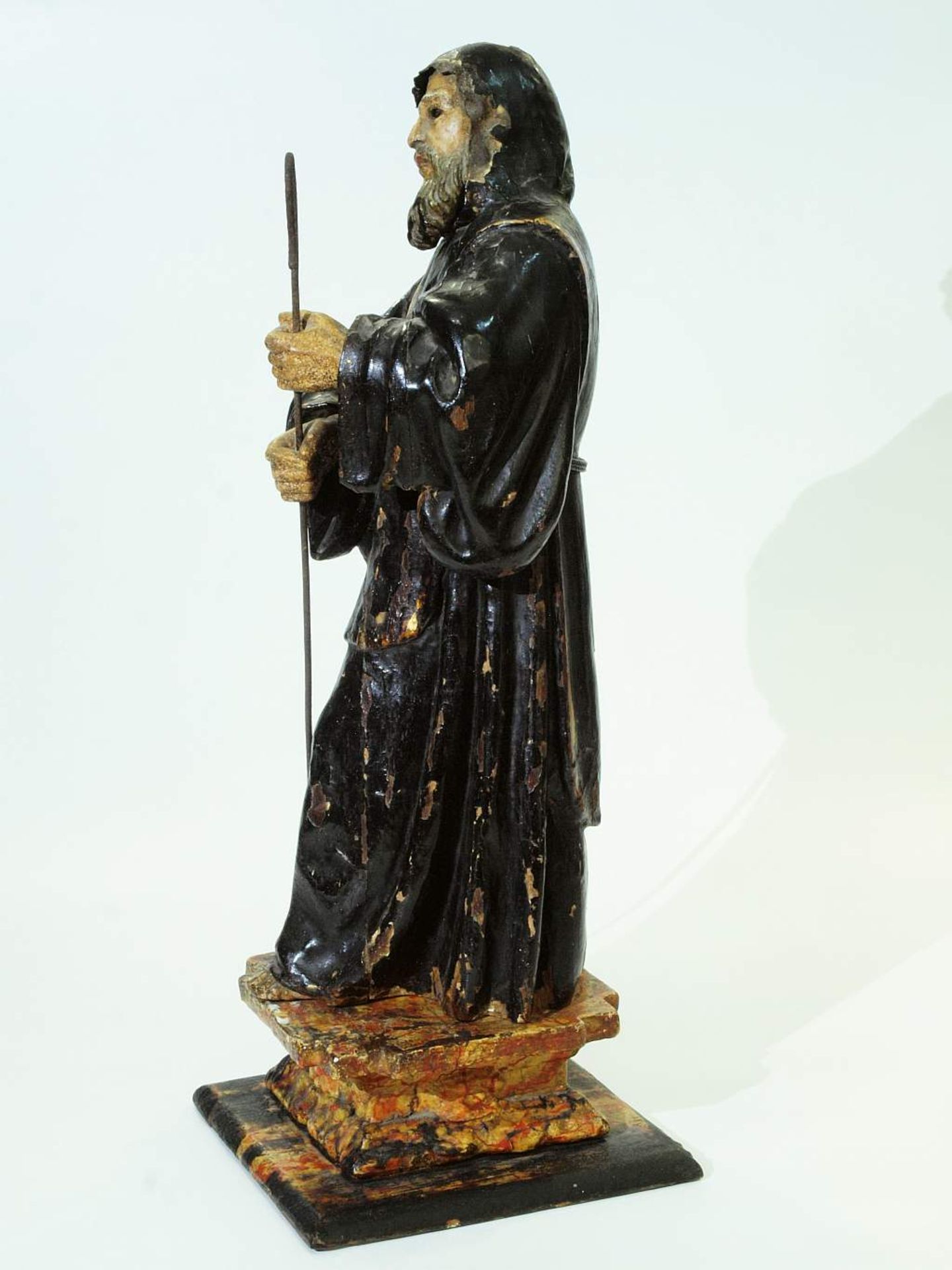 Stehender Mönch. Stehender Mönch. 19. Jahrhundert. Wohl Italien. Holz, Reste einer Vergoldung, - Bild 5 aus 6