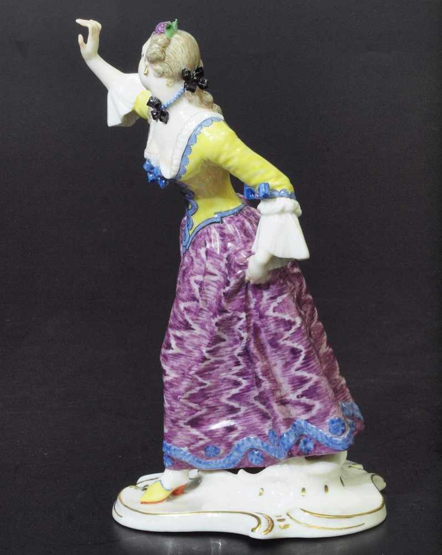 Kommödiantenfigur "Leda". Kommödiantenfigur "Leda". NYMPHENBURG, 20. Jahrhundert. Modell von Franz - Bild 3 aus 6