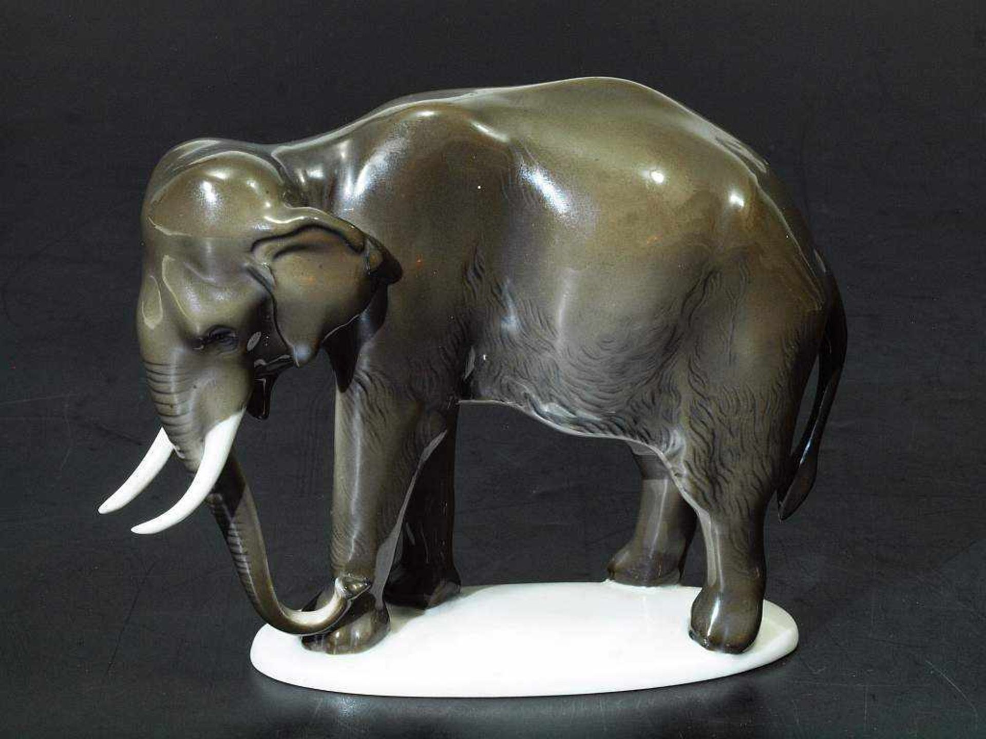 Tierplastik "Indischer Elefant, stehend". Tierplastik "Indischer Elefant, stehend". ROSENTHAL - Bild 2 aus 4