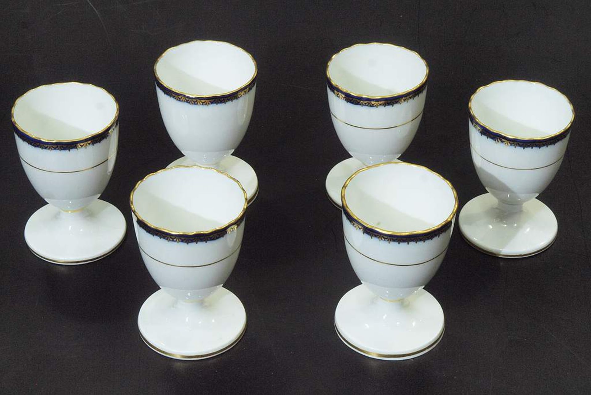 Speiseservice MEISSEN mit 97 Teilen. Speiseservice MEISSEN mit 97 Teilen. MEISSEN um 1860. 1. - Bild 6 aus 10