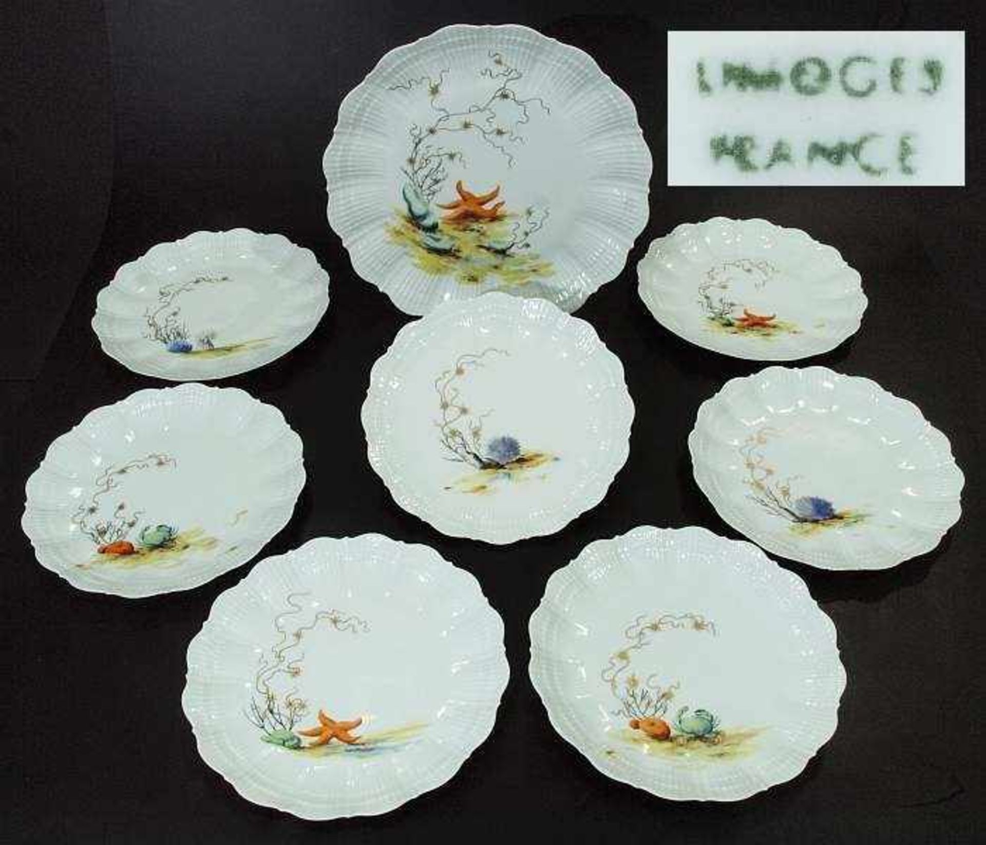 LIMOGES Fischteller und Vorlegeteller mit Muschelrelief. LIMOGES Fischteller und Vorlegeteller mit