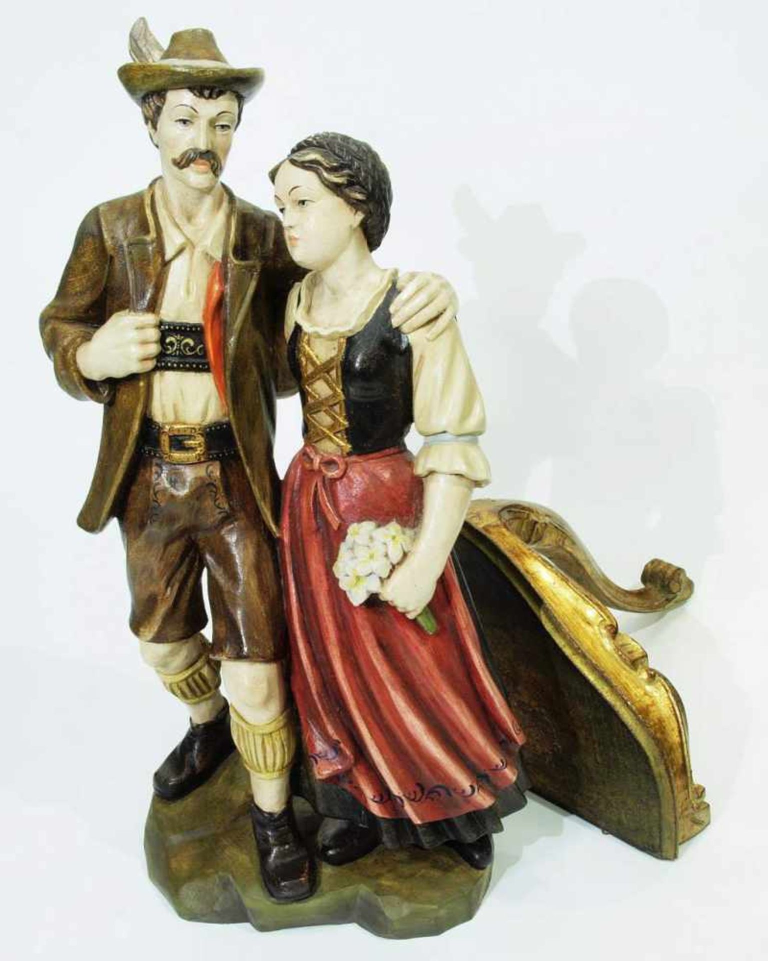 Figurengruppe "Bayerisches Bauernpaar". Figurengruppe "Bayerisches Bauernpaar". 20. Jh., Holz, - Bild 4 aus 5