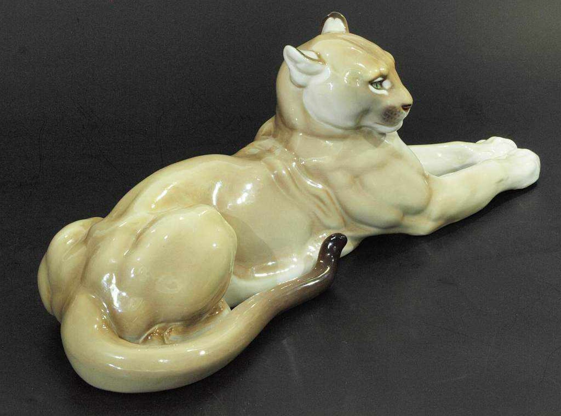 Jugendstil Tierfigur "Silberlöwe"( liegender Puma). NYMPHENBURG. Jugendstil Tierfigur "Silberlöwe" ( - Image 4 of 6