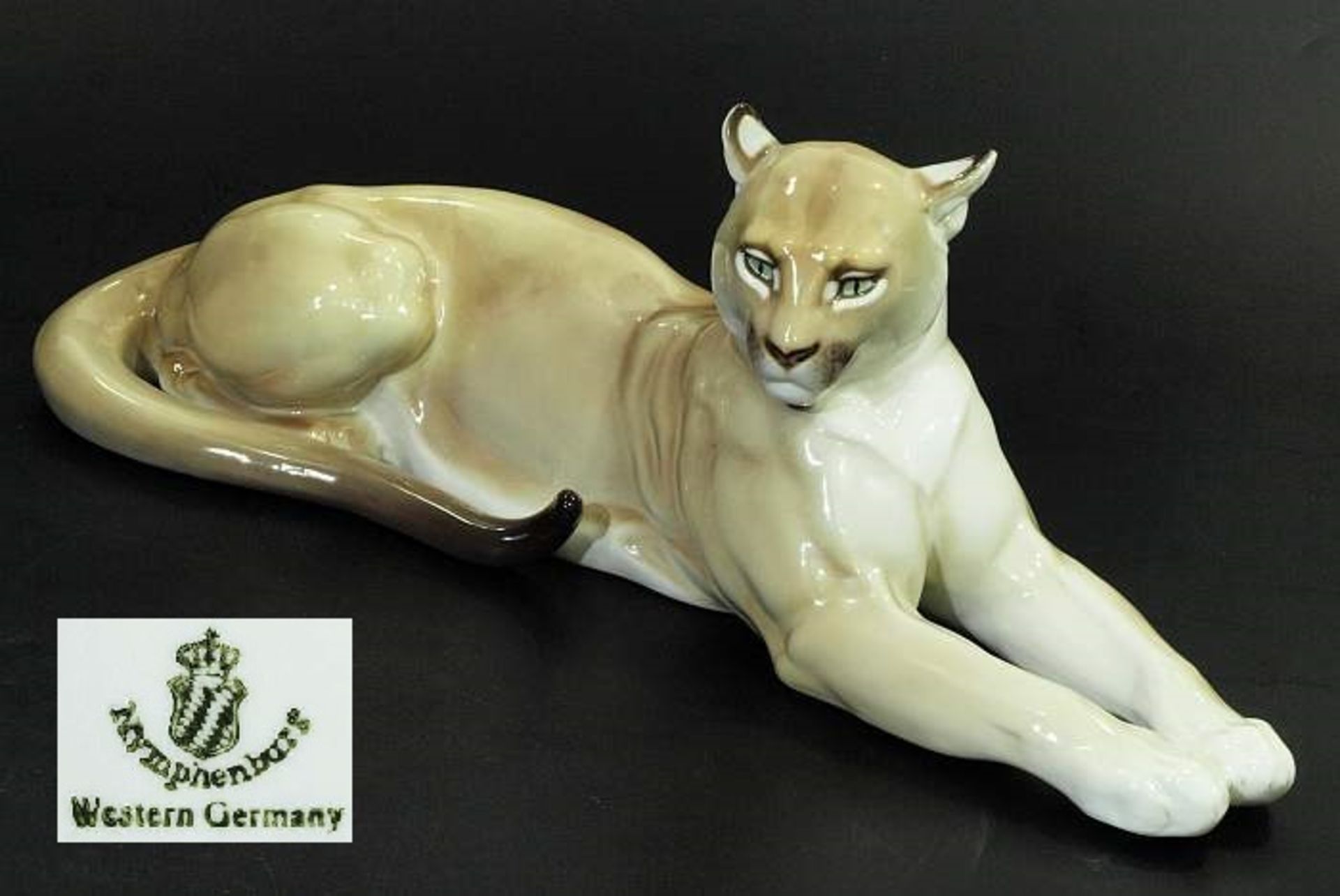 Jugendstil Tierfigur "Silberlöwe"( liegender Puma). NYMPHENBURG. Jugendstil Tierfigur "Silberlöwe" (