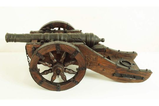 Kanone Auf Lafette Kanone Auf Lafette Kanonenrohr Bezeichnet Mit Datierung 1670 Und Gekront