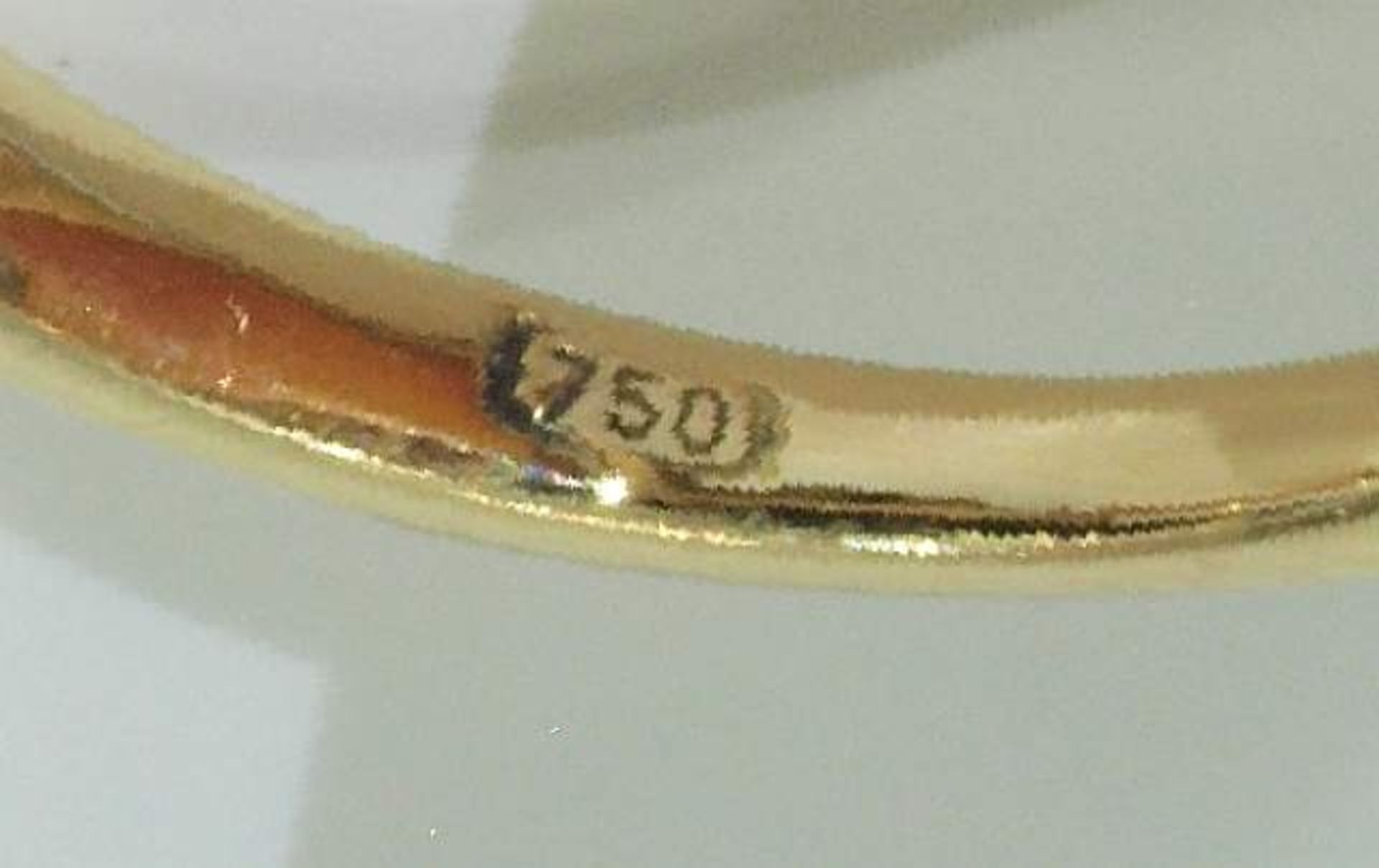 Ring mit Muschel-Kamee. Ring mit Muschel-Kamee. Fassung 750er Gelbgold. Geschnittene Muschel- - Bild 5 aus 5