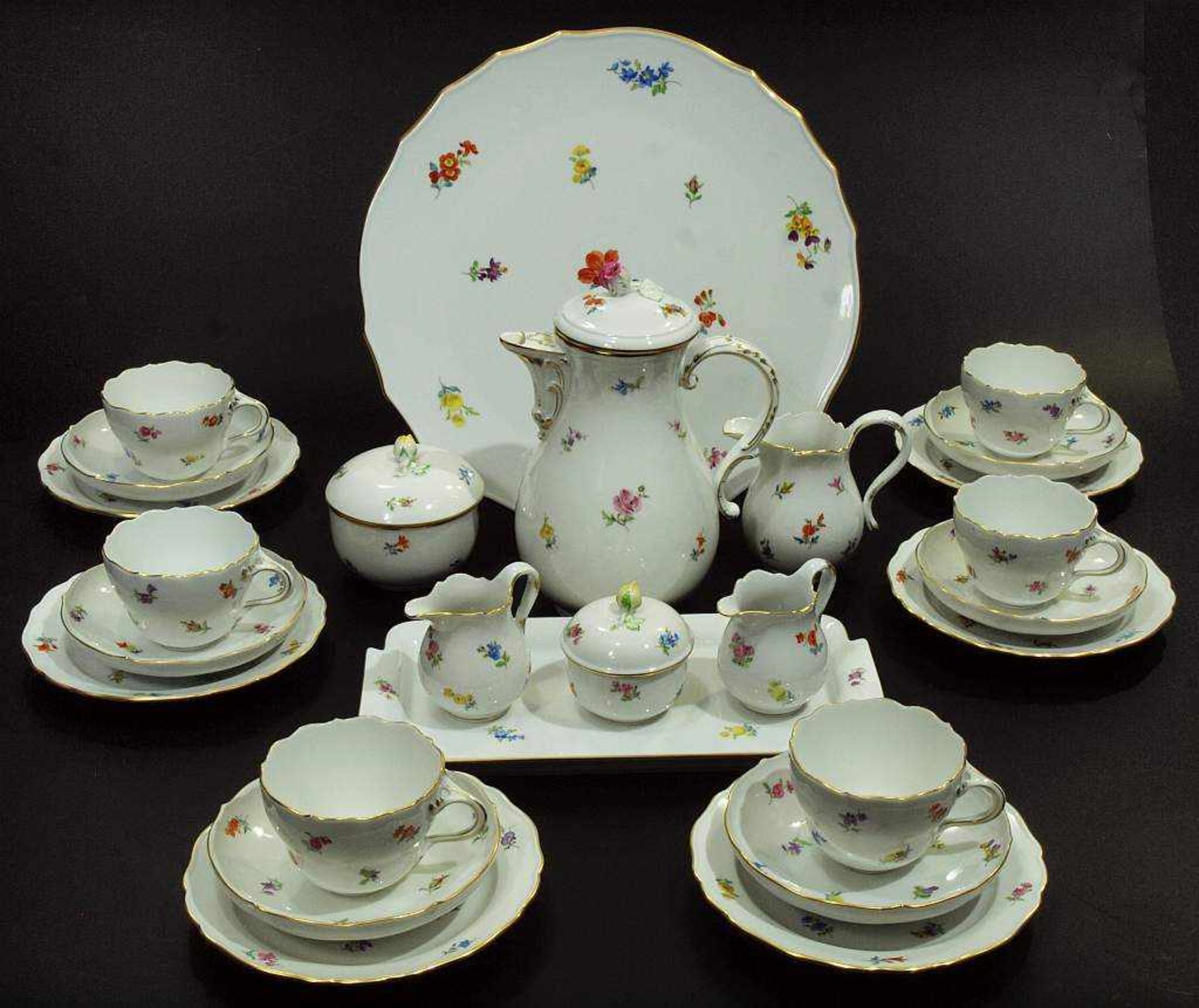 Kaffeeservice "Streublumendekor". Kaffeeservice "Streublumendekor". MEISSEN Marke 1957 - 1972, 1. - Bild 2 aus 5