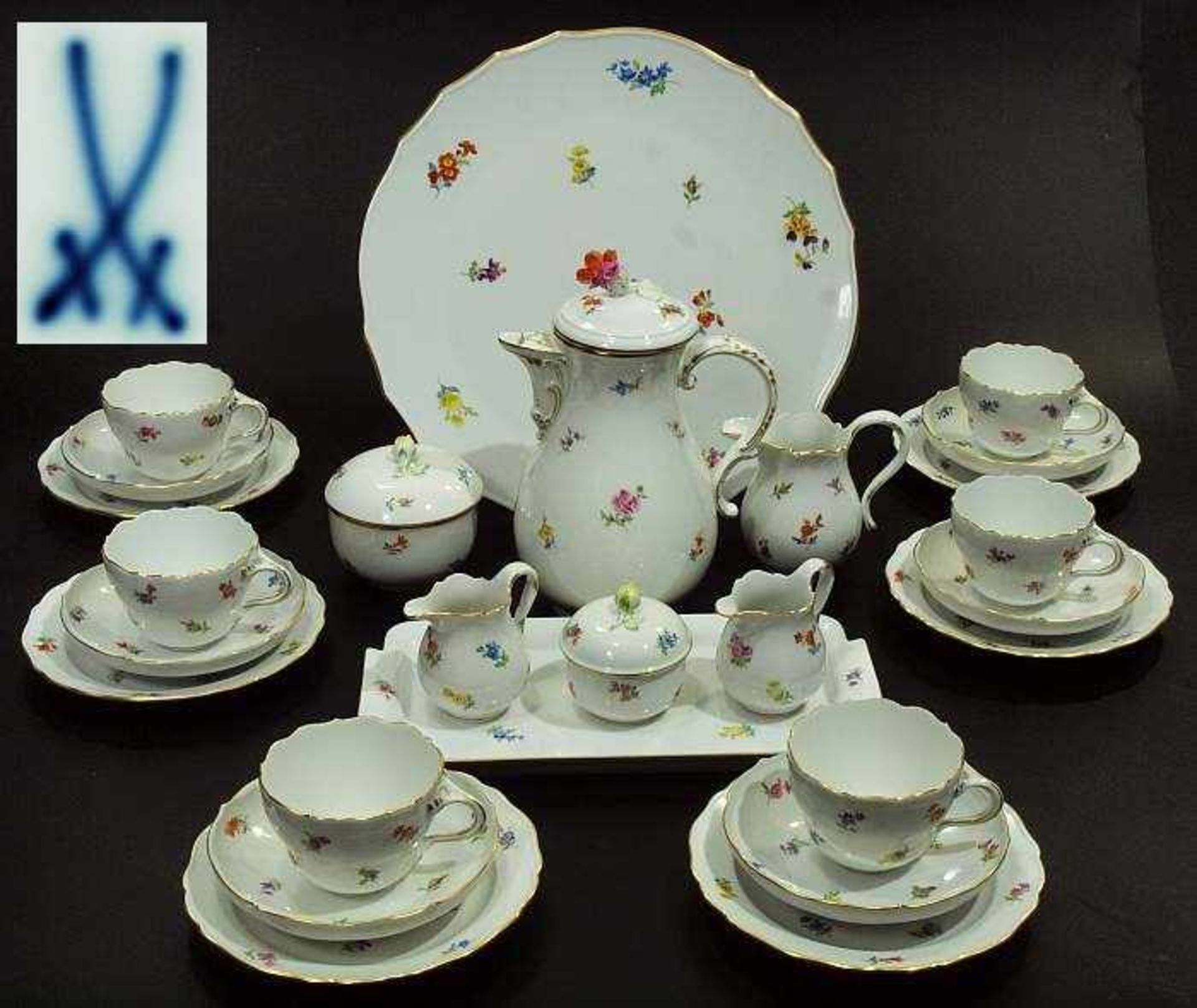 Kaffeeservice "Streublumendekor". Kaffeeservice "Streublumendekor". MEISSEN Marke 1957 - 1972, 1.