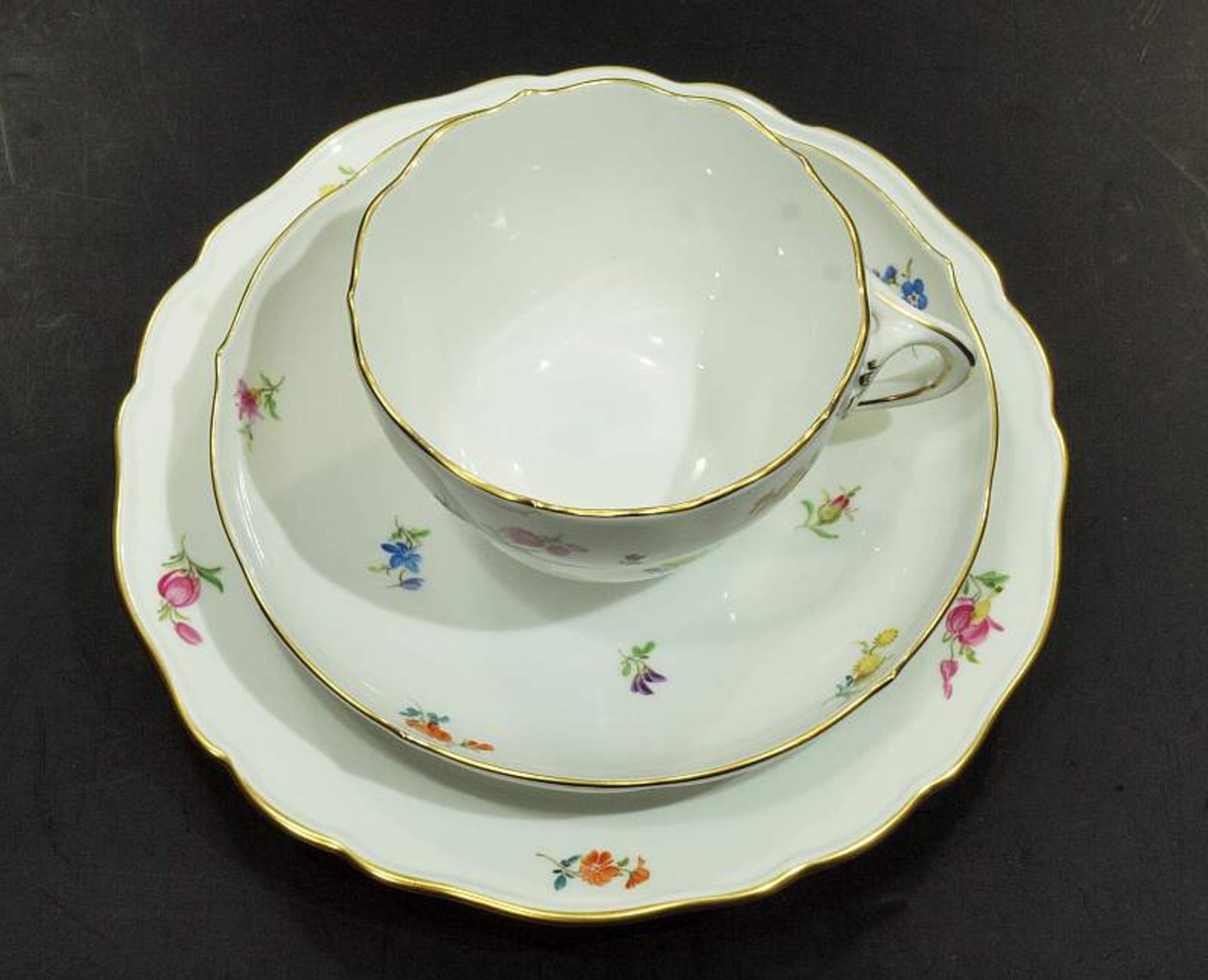 Kaffeeservice "Streublumendekor". Kaffeeservice "Streublumendekor". MEISSEN Marke 1957 - 1972, 1. - Bild 4 aus 5