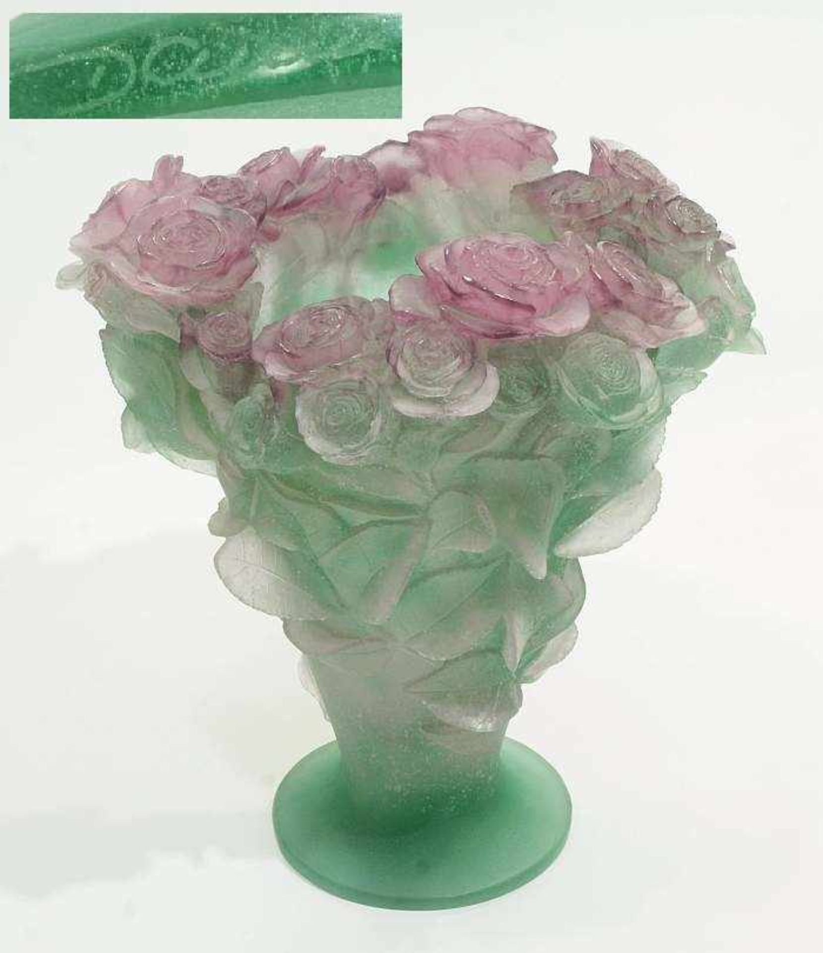 DAUM Pate-de-Verre "Roses" Vase. France. DAUM Pate-de-Verre "Roses" Vase. France. 20. Jahrhundert.