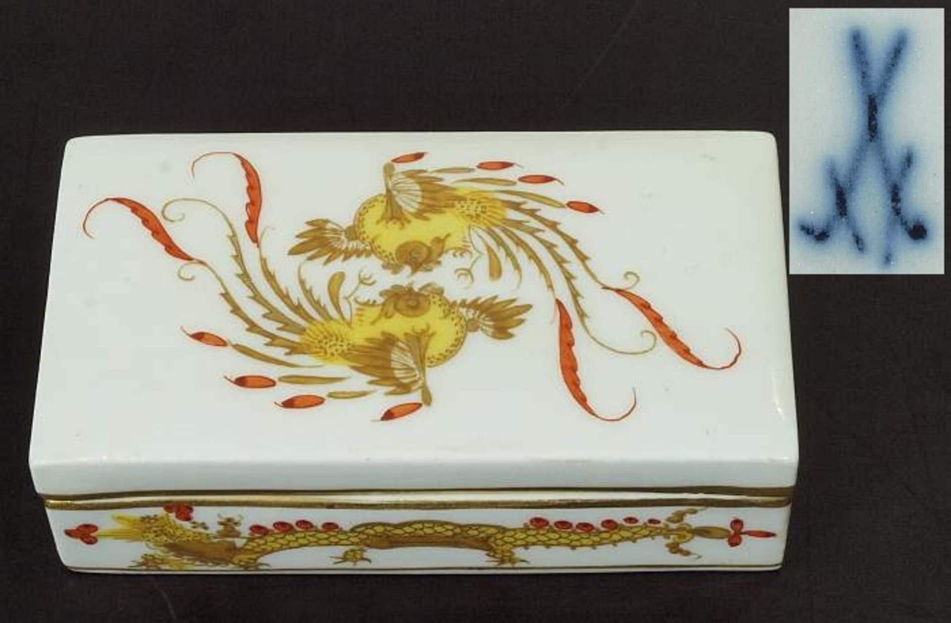 Tabatiere. Tabatiere. MEISSEN 1880 - 1924, 1. Wahl. Rechteckige Form, farbige Bemalung, gold