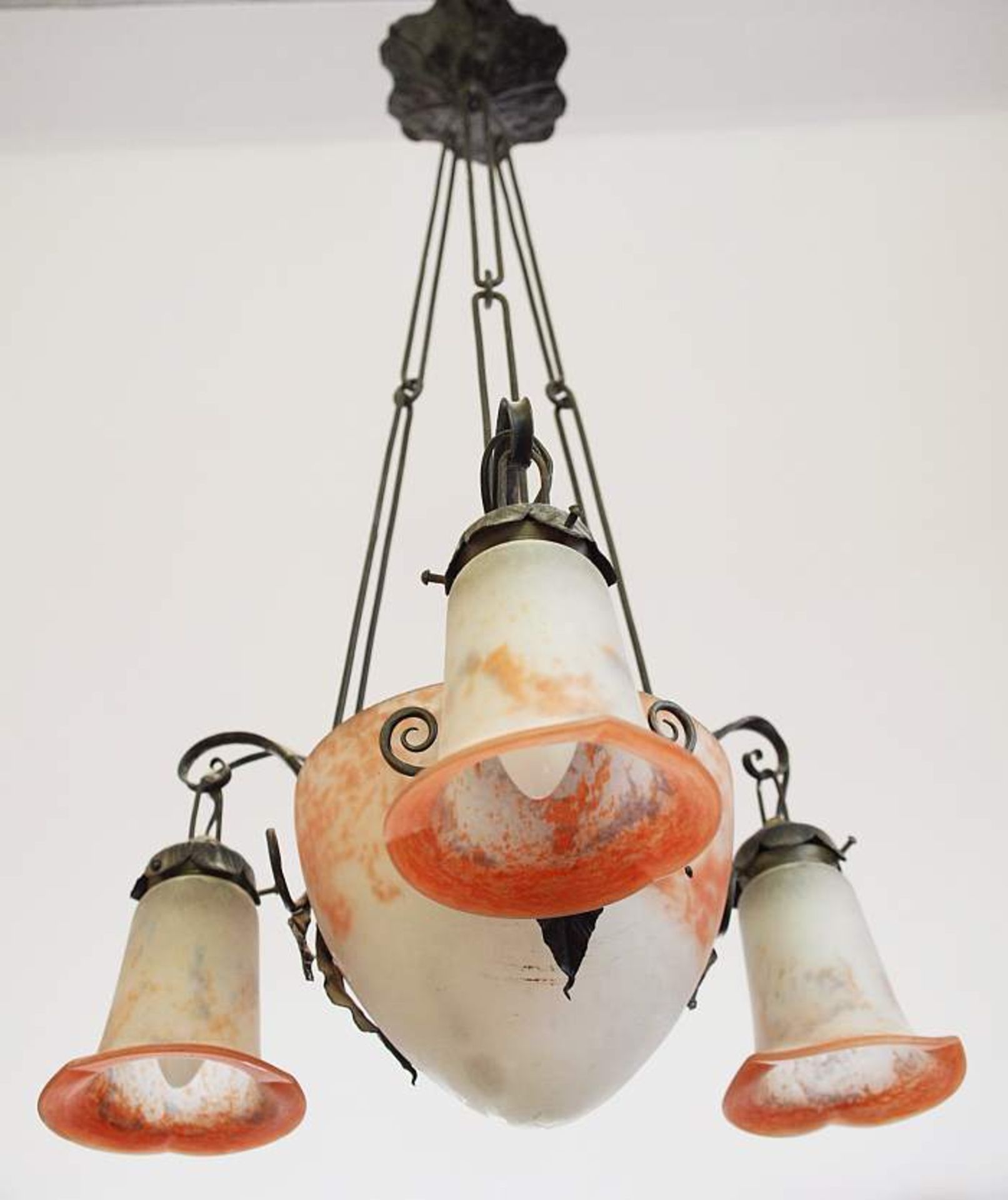Jugendstil-Deckenlampe. Jugendstil-Deckenlampe. Jean NOVEROY, Nancy/Frankreich, um 1920, Farbloses