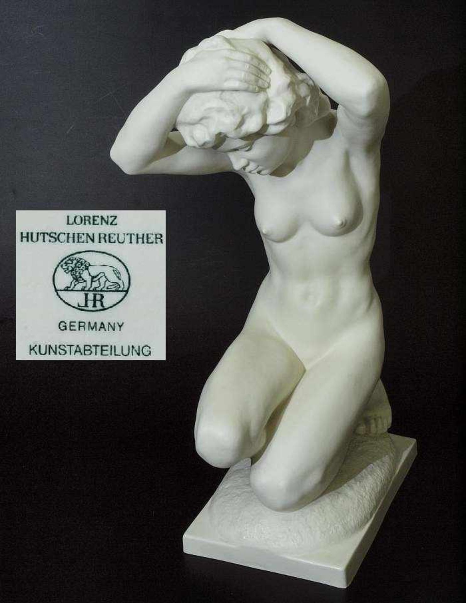 Akt-Figur "Nach dem Bade". Akt-Figur "Nach dem Bade". HUTSCHENREUTHER, Entwurf Karl Tutter (1883 -