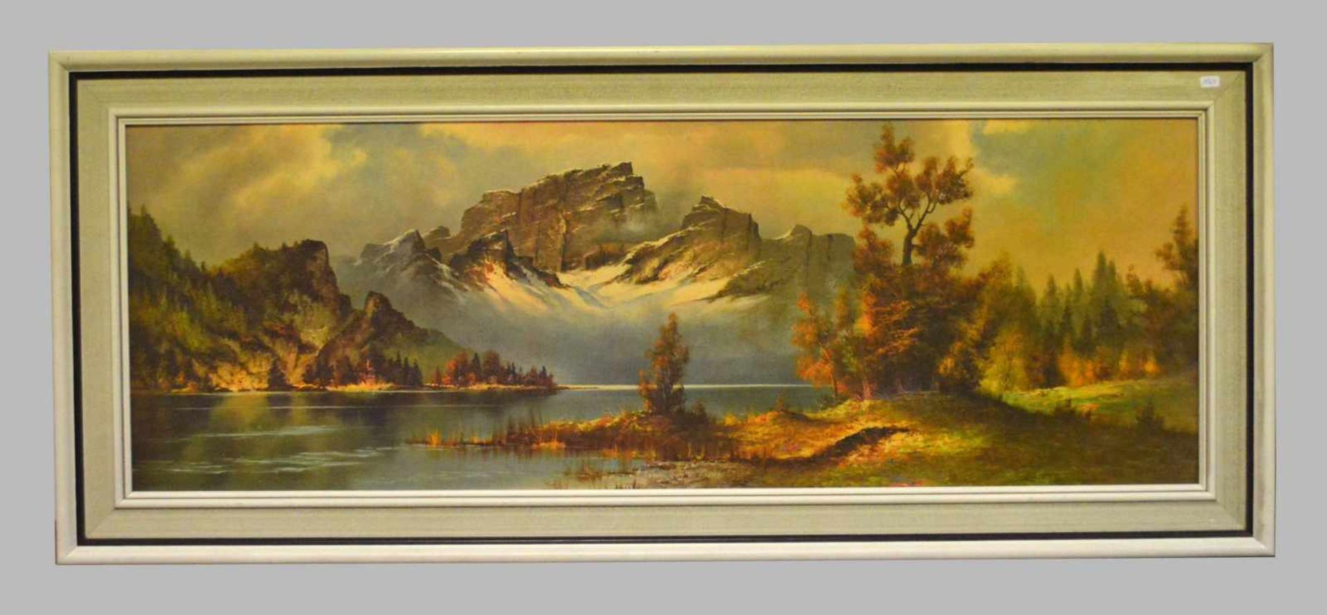 Unbekannter Maler 20. Jh., Gebirgssee im Herbst, im Hintergrund schneebedeckter Gebirgszug, Öl/