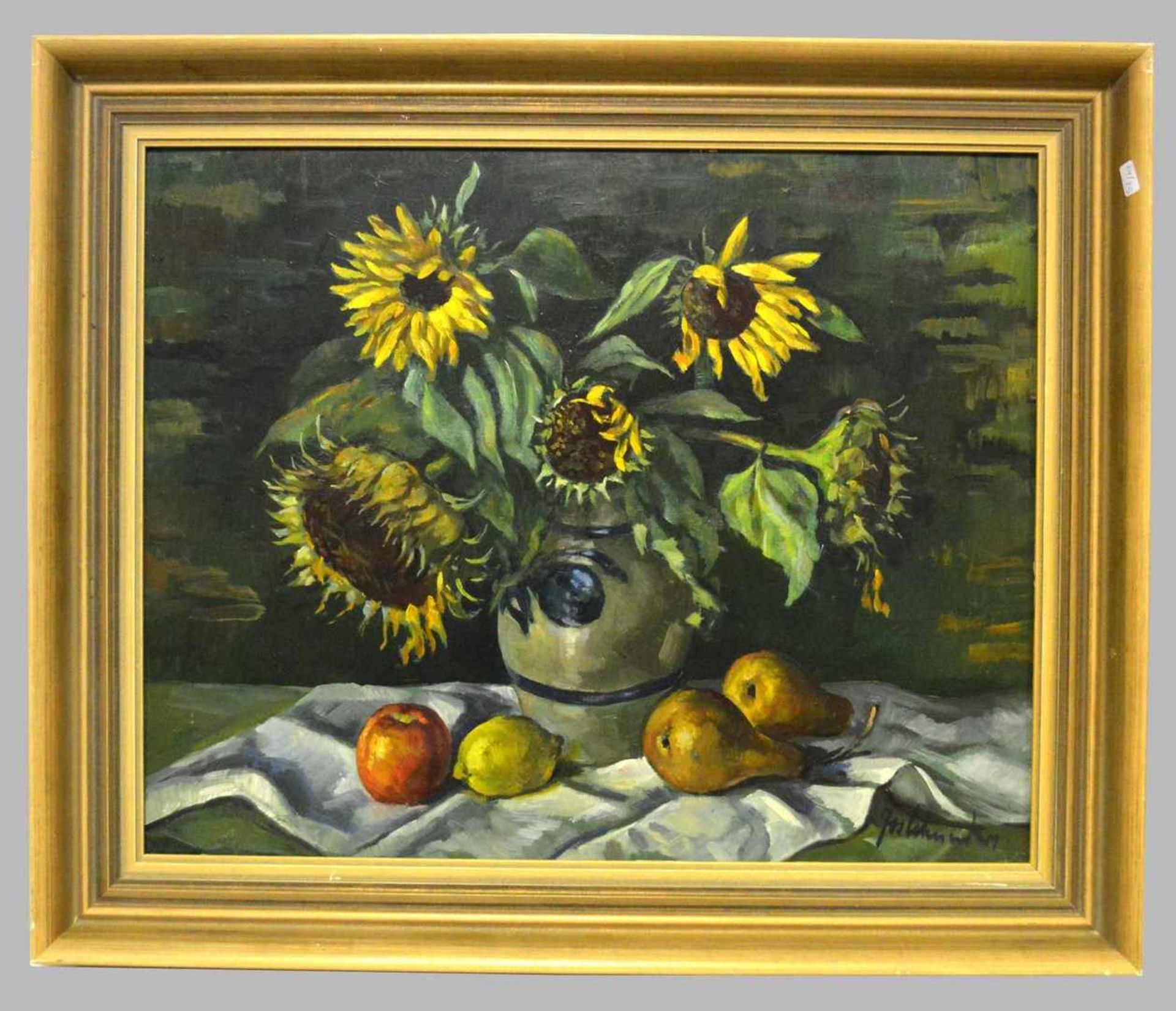 Josef Schneider geb. 1897, Sonnenblumen in Keramiktopf, mit Früchten und Zitrone auf weißem Tuch,