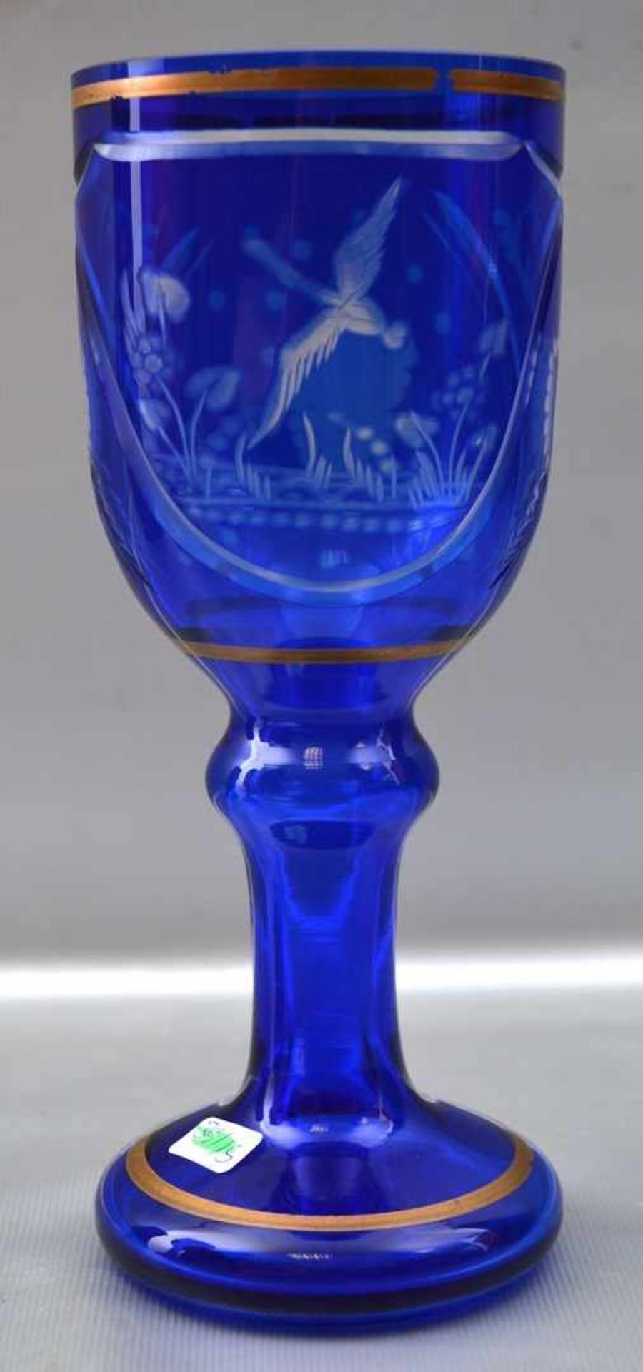 Pokal farbl. Glas, mit blauem Überfang, Kelch geschliffen, H 19 cm