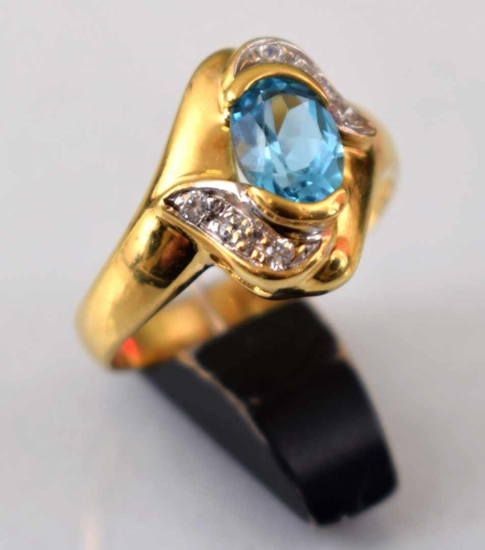 Damenring 14 kt. Gelbgold, mit Blautopas und Diamanten, RG 56