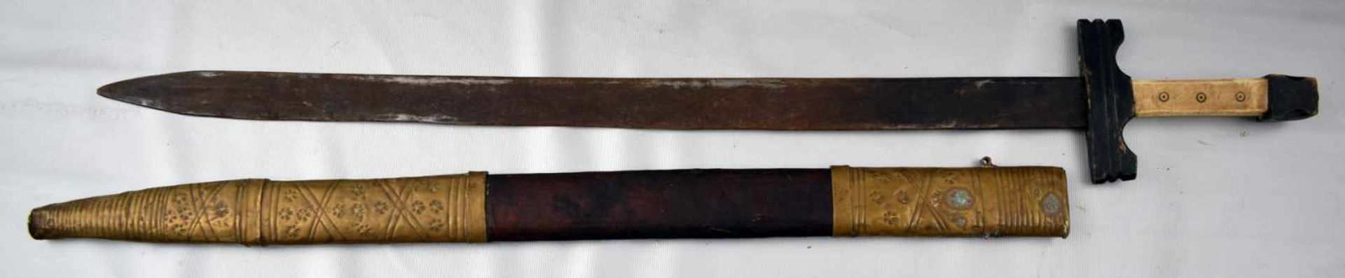 Schwert Lederscheide mit Messing, Griff Bein, L 75 cm