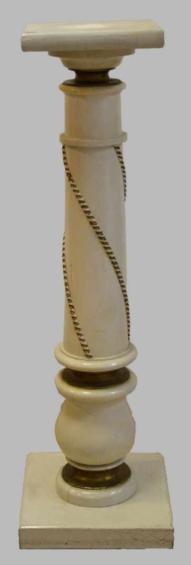 Blumensäule Hartholz, weiß/gold gefasst, rechteckiger Sockel, runde Säule, H 88 cm, um 1880