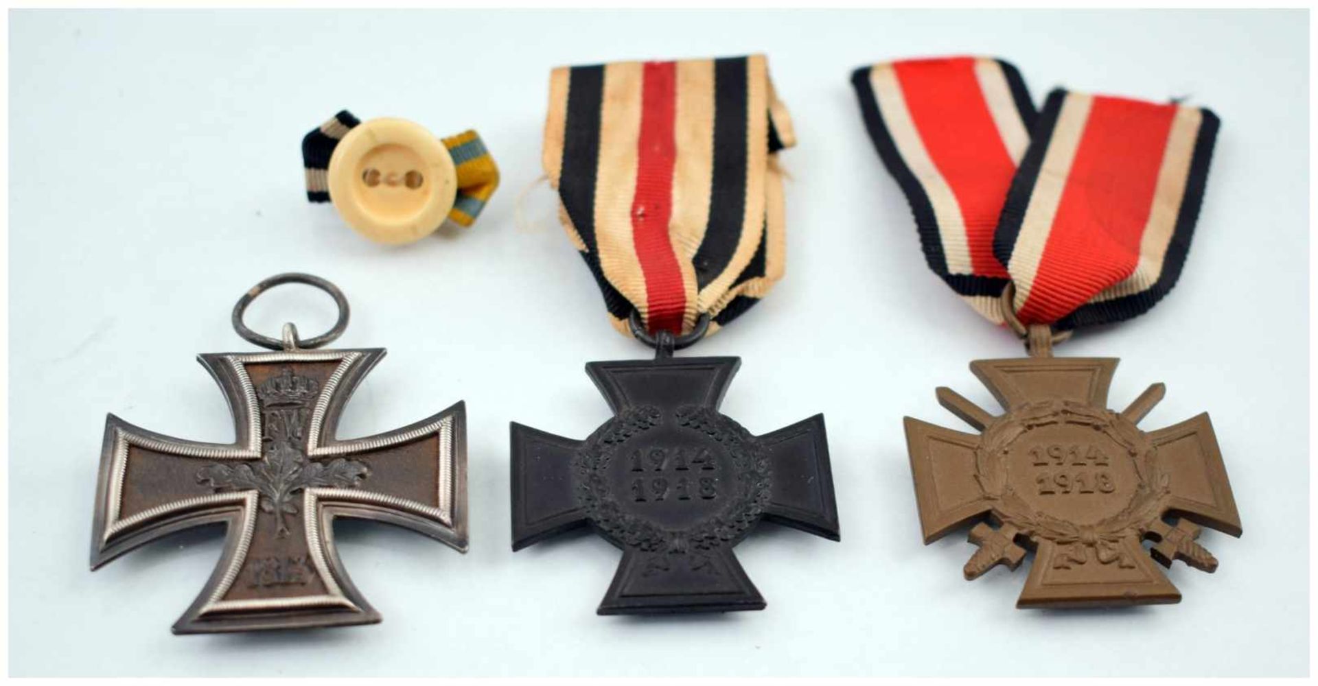 Drei Orden Kreuzanhänger, dat. 1813 bzw. 1914/1918