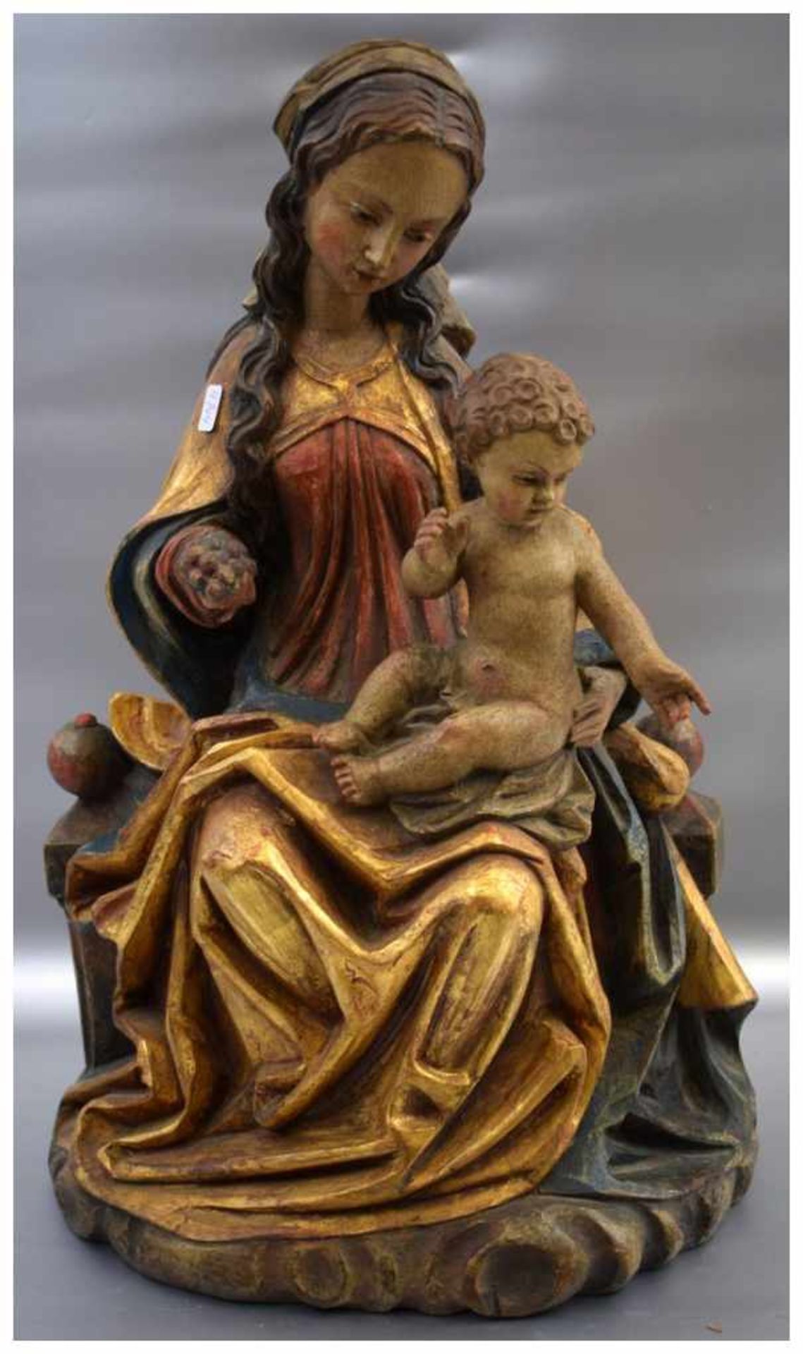 Mutter Gottes mit Kind Hartholz, geschnitzt, gefasst, sitzende Mutter Gottes mit Kind und