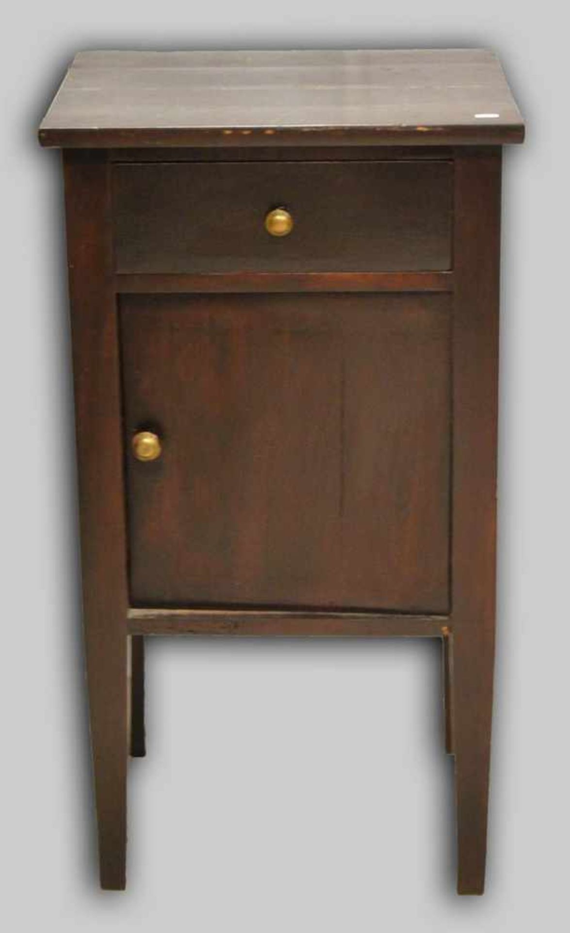 Biedermeier-Nachttisch Hartholz, vier Vierkantbeine nach unten verjüngend, eine Tür, übergeordnet