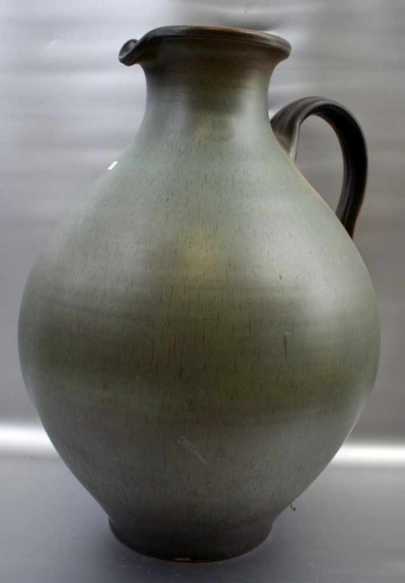 Bodenvase gebaucht, türkisfarben, ein Griff, im Boden monogr. JB, H 49 cm