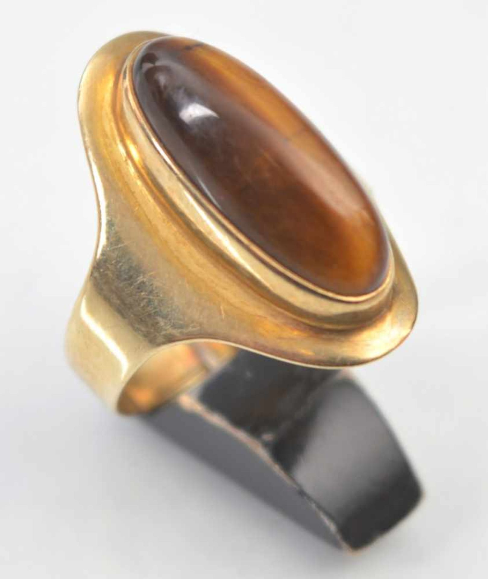 Damenring 8 kt. Gelbgold, mit ovalem Stein, RG 56