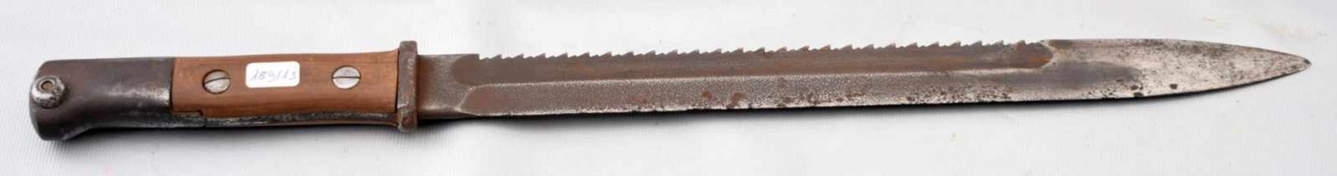 Seitengewehr Holzgriff, Klinge mit Sägerücken, L 44 cm, um 1940