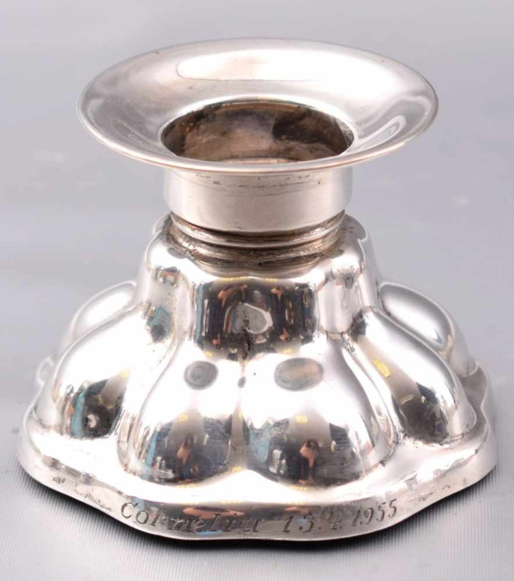 Tischkerzenleuchter 1-lichtig, rund, dat. 13.4.55, H 5,5 cm, deutsch, 835er Silber