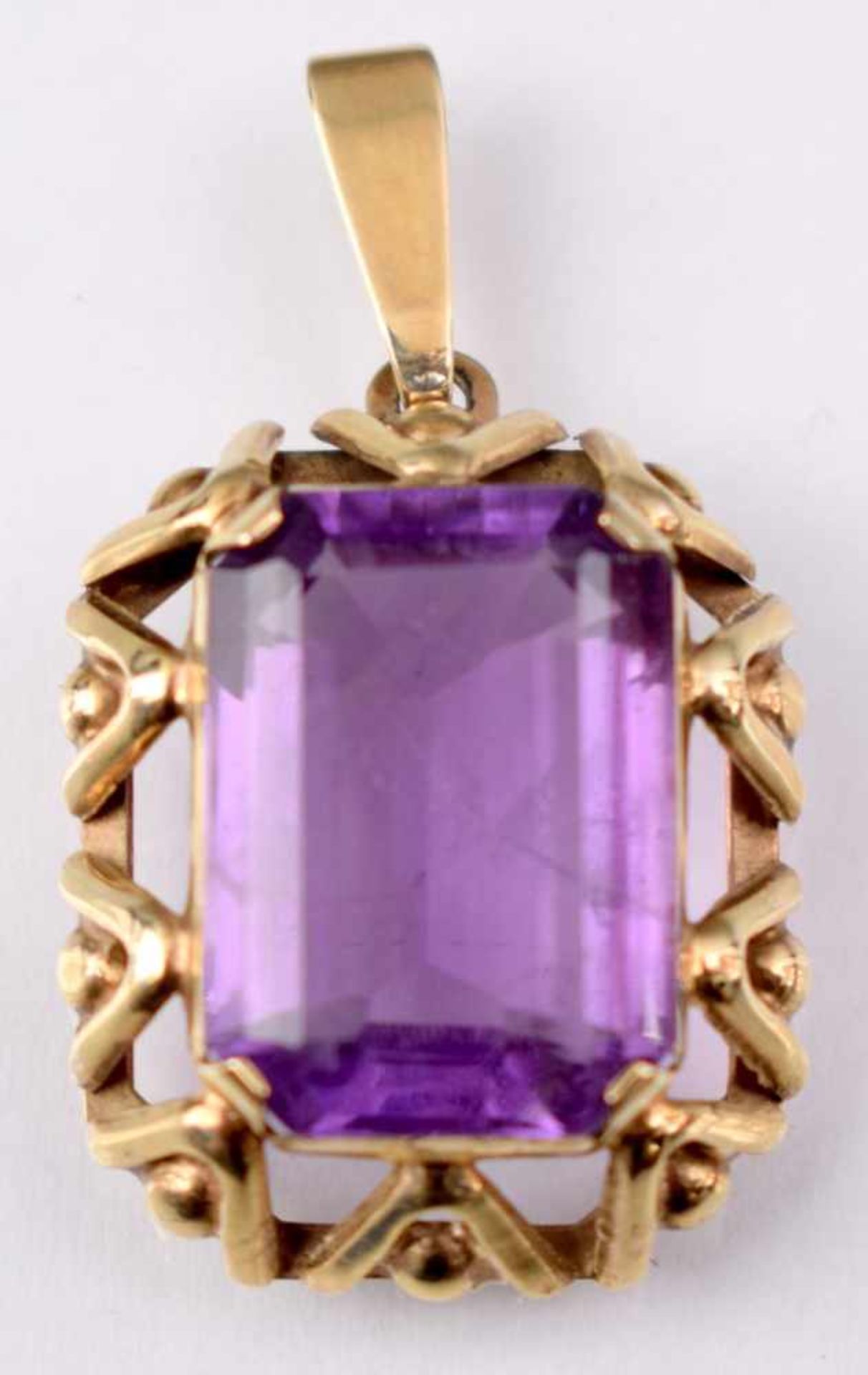 Anhänger 8 kt. Gelbgold, mit Amethyst, L ca. 3,5 cm