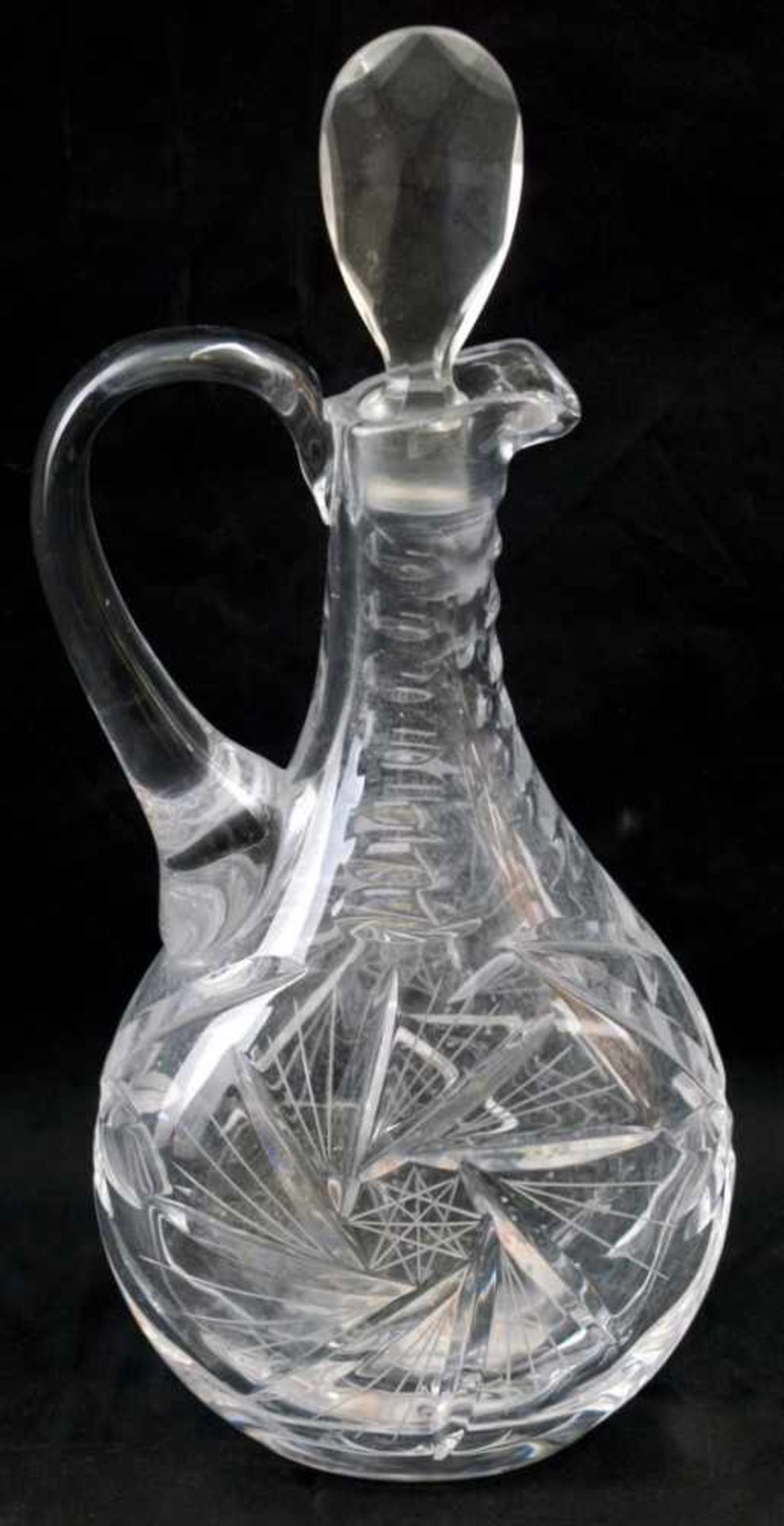 Karaffe farbl. Glas, geschliffen verziert, oval, H 32 cm