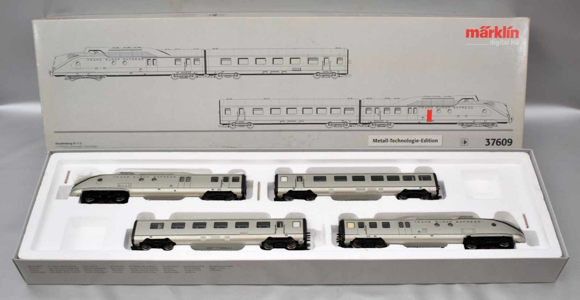 Dieseltriebzug VT 11,5, zwei Triebköpfe, Abteilwagen und Speisewagen, Spur H0, Nr. 37609 im