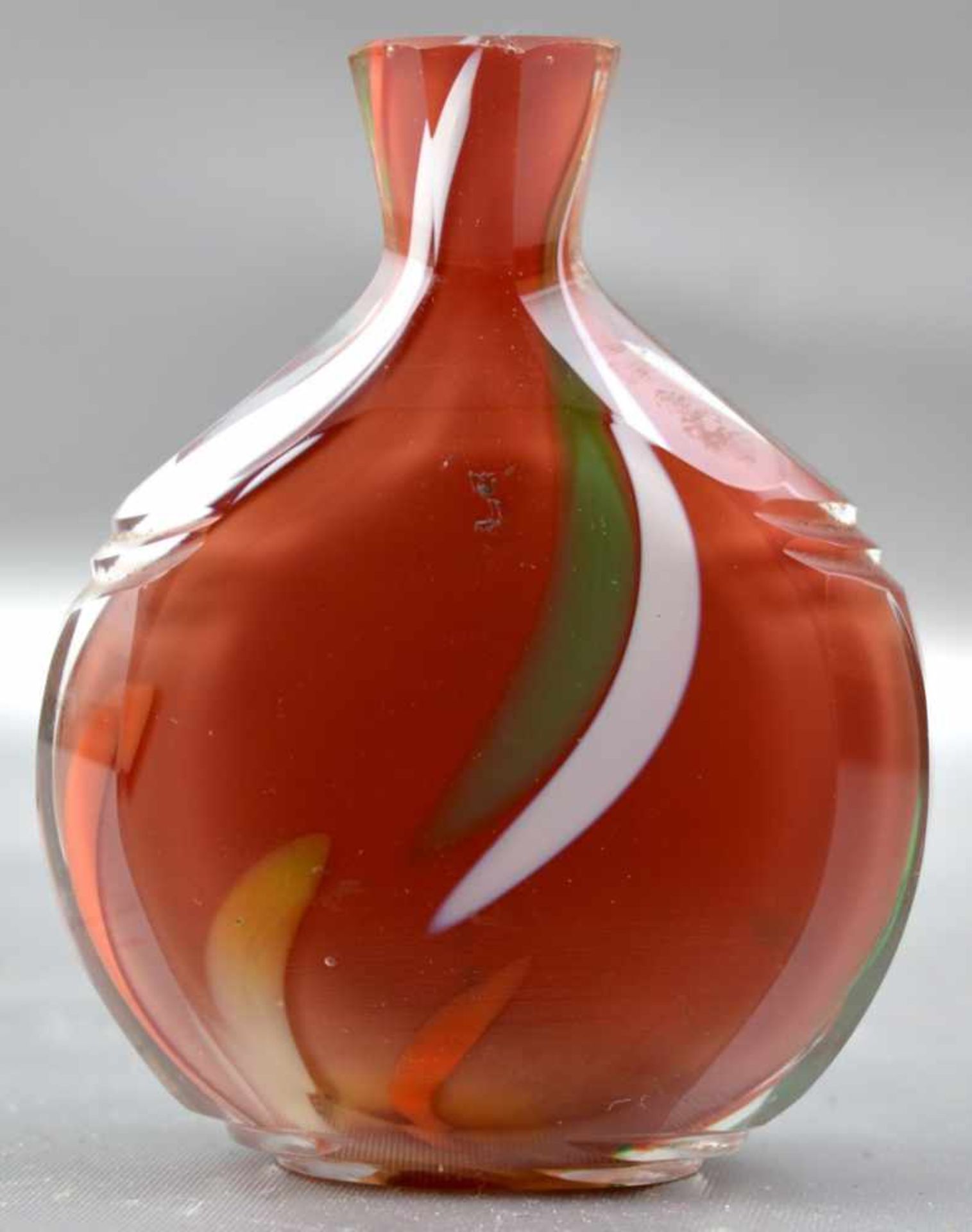 Riechfläschchen farbl. Glas, mit roter und bunter Farbeinschmelzung, H 8 cm, um 1900