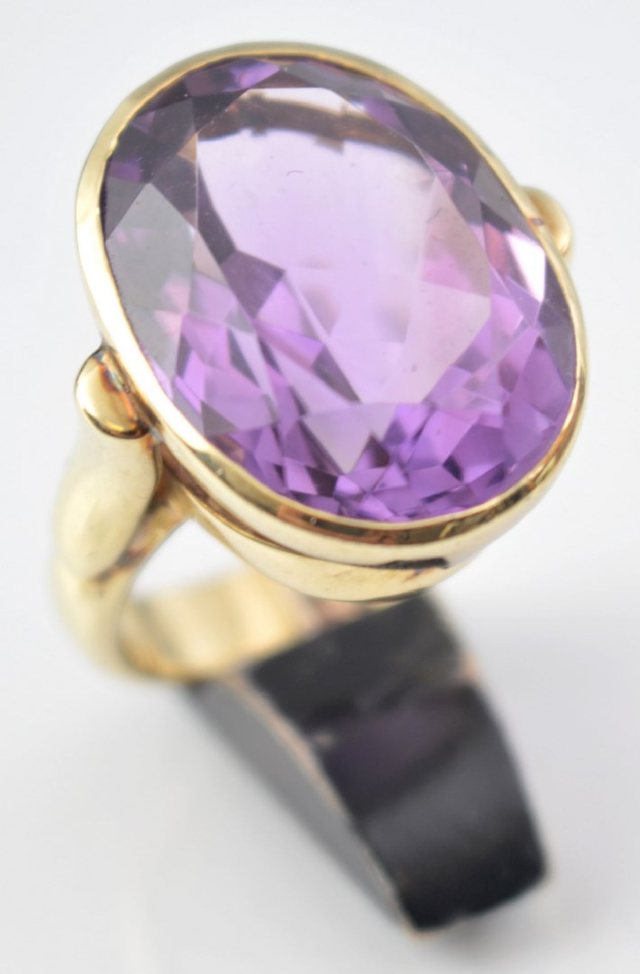 Damenring 18 kt. Gelbgold, mit Amethyst, 11 g, RG 50