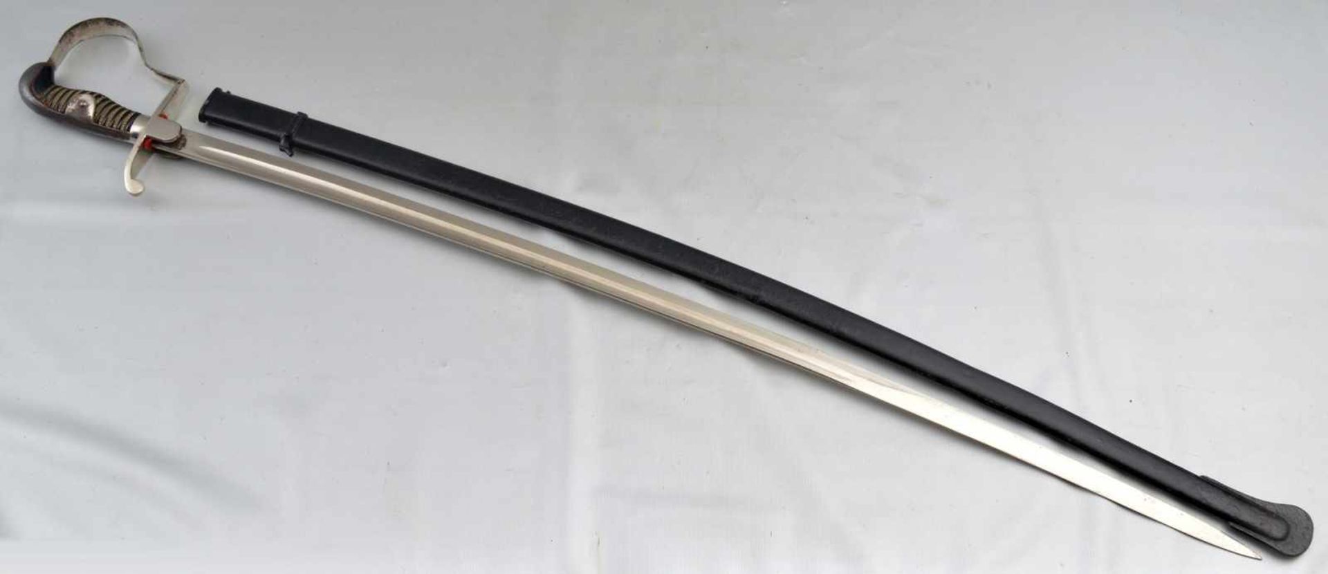 Preußischer Säbel verzierter Griff, schwarze Eisenscheide, L 101 cm, um 1900