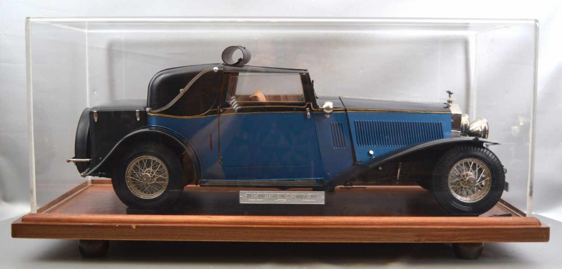 Rolls Royce Modell "Phantom II " von 1932, im Acrylkasten, 34 X 75 cm X 32 cm