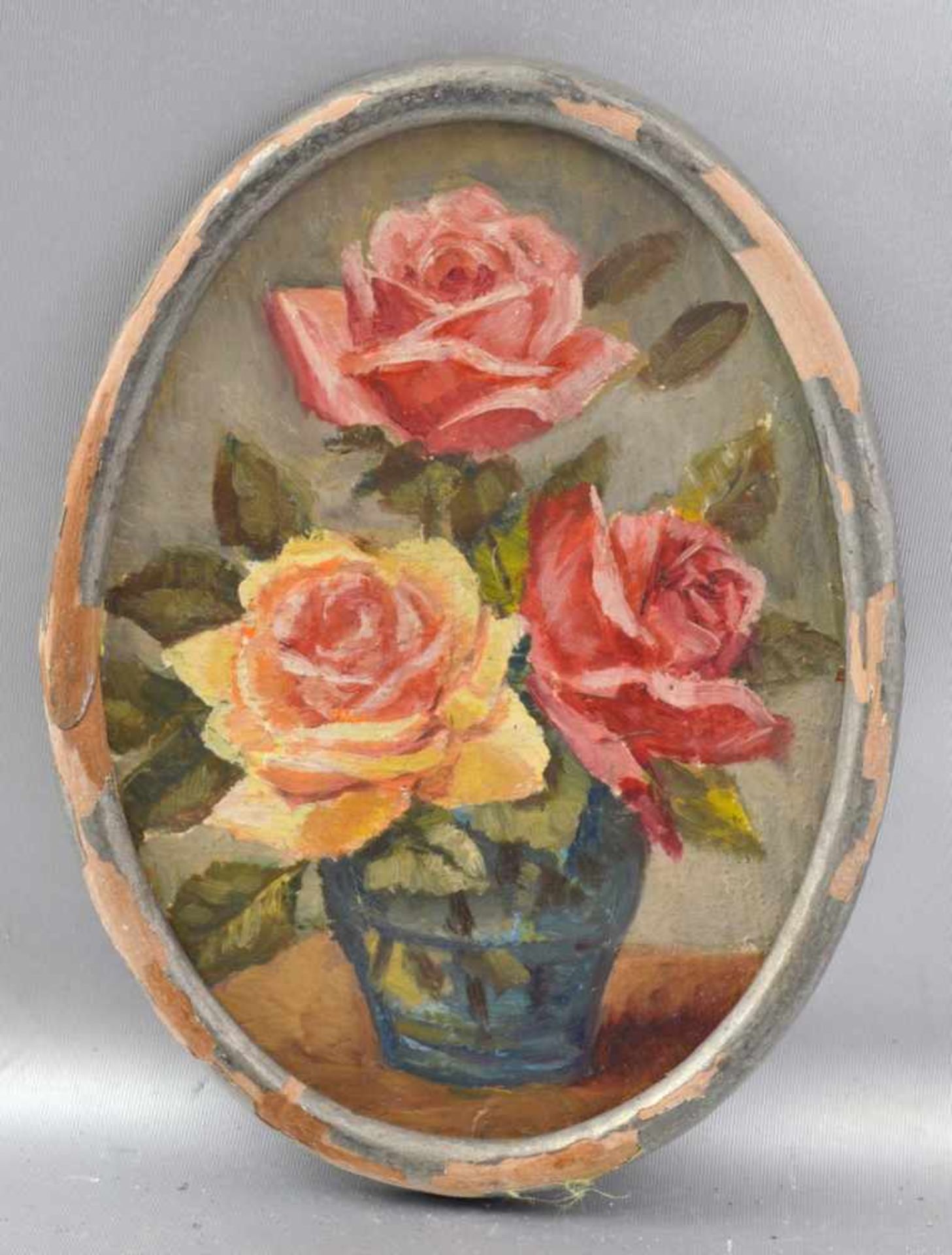 Unbekannter Maler um 1900, Rosenstilleben in blauer Vase, Öl/Malpappe, 10 X 13 cm, ovaler Rahmen