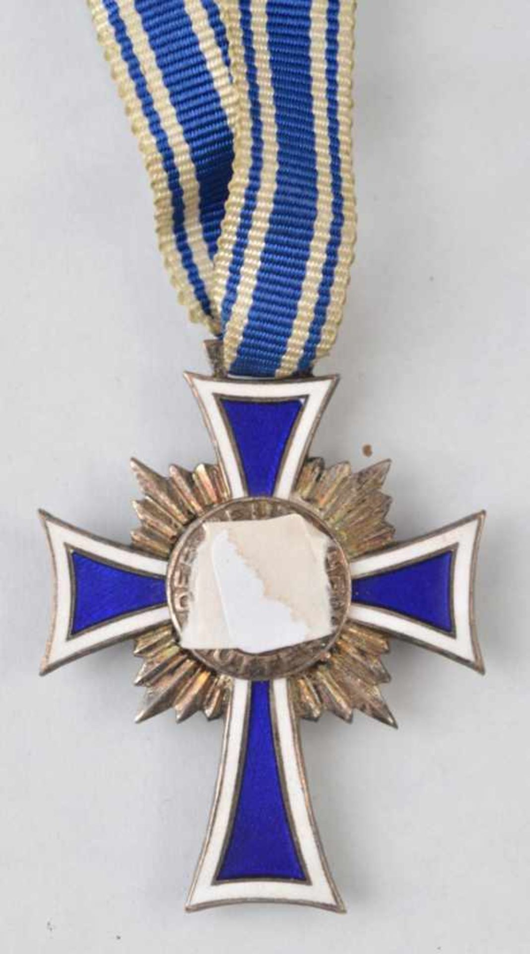Mutterverdienstkreuz weiß/blau emailliert, am Band, von 1938