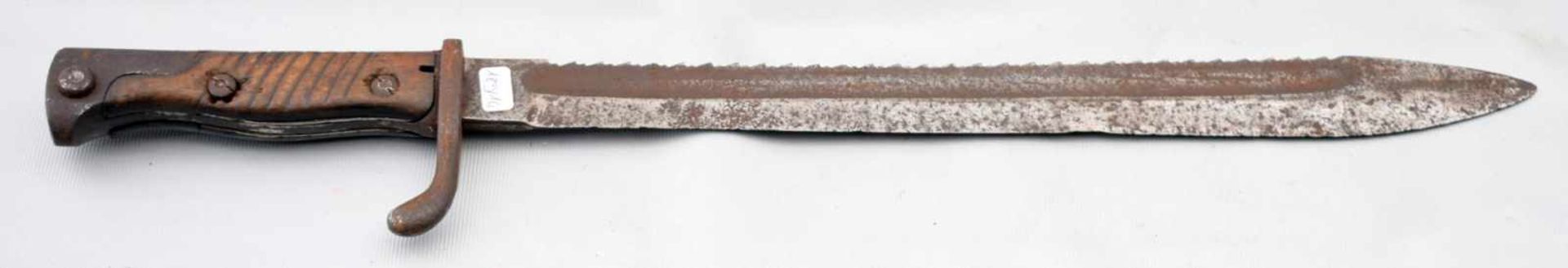 Seitengewehr Holzgriff, Klinge mit Sägerücken, L 49 cm, I. Weltkrieg