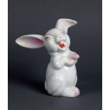 Sitzender Hase (Rosenthal, 1.H.20.Jh.) mit lachendem Gesicht; H: 13 cm