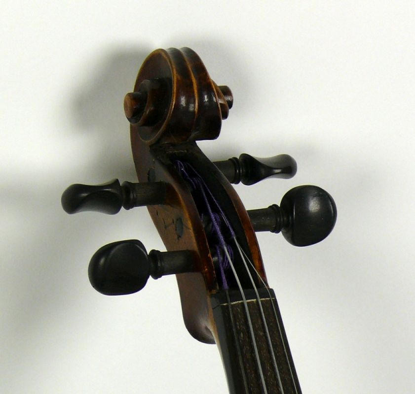 Geige (20.Jh.) mit 2 Bögen; in Originalkasten; L: 59,5 cm - Image 3 of 5