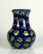 Festersen-Vase (Berlin, ca. 1910) Dekor "Pfauenauge"; kugelförmiger Korpus mit gestrecktem, leicht