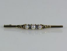 Stabbrosche 14ct GG; besetzt mit 3 Zuchtperlen und 4 kleinen Diamanten; 4,5g; L: ca. 6 cm
