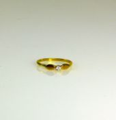 Damenring 18ct GG; mit kleinem Brillant besetzt; 1,2g; Ringgr. 53,5