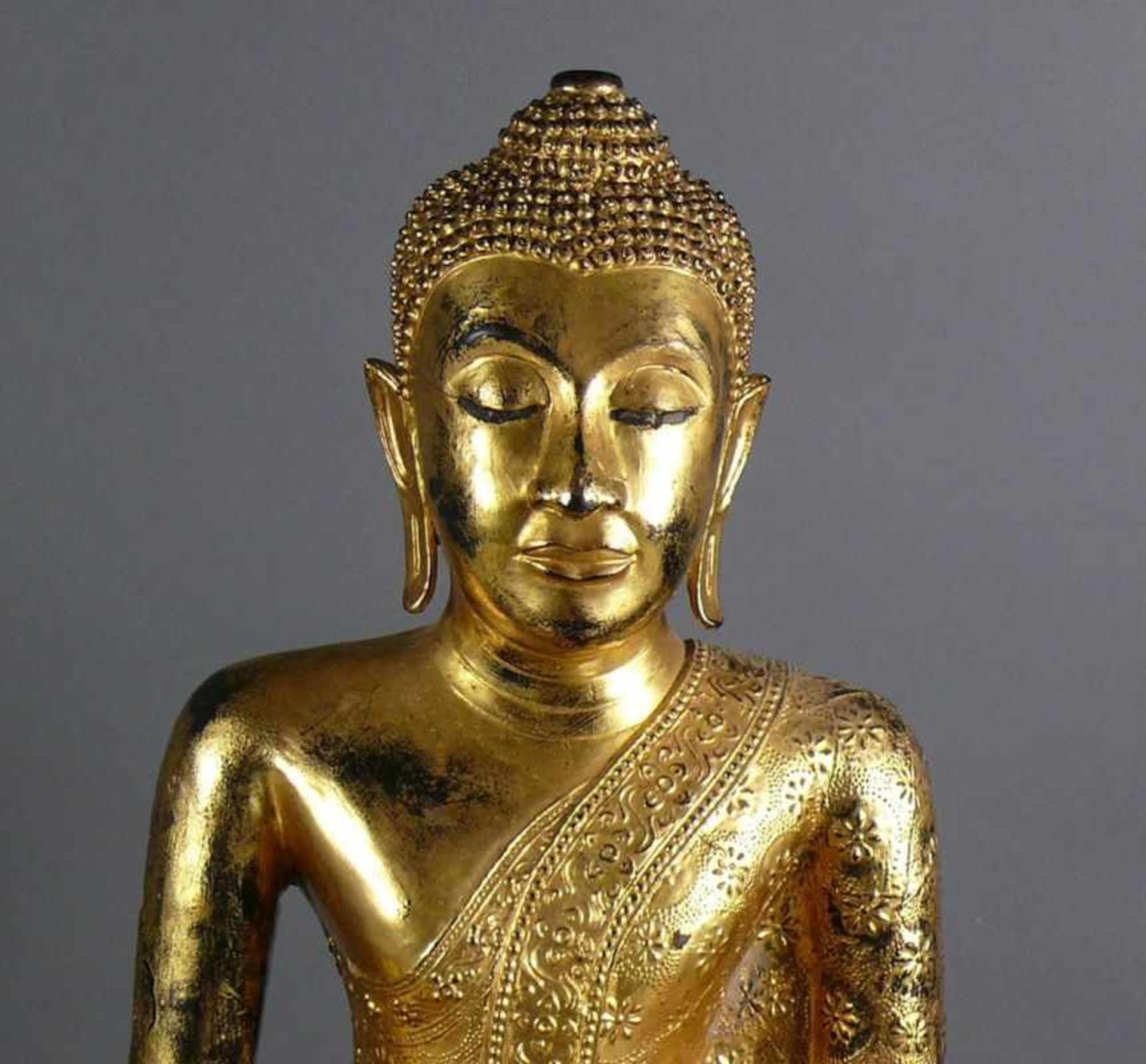 Buddha (Thailand/Burma, 18./19.Jh.) "Vajrasana"; auf dreieckförmigem Lotussockel; im Meditationssitz - Bild 4 aus 4